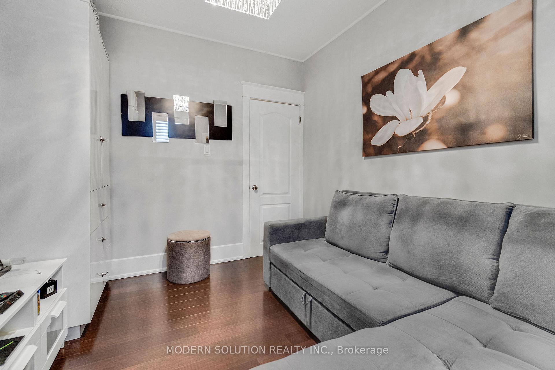 Photo 19 of 741 Milverton Boulevard, Toronto, Woodbine-Lumsden — HOMEH