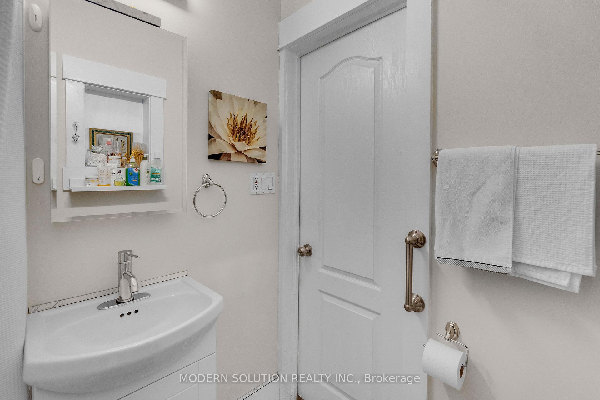 Photo 20 of 741 Milverton Boulevard, Toronto, Woodbine-Lumsden — HOMEH