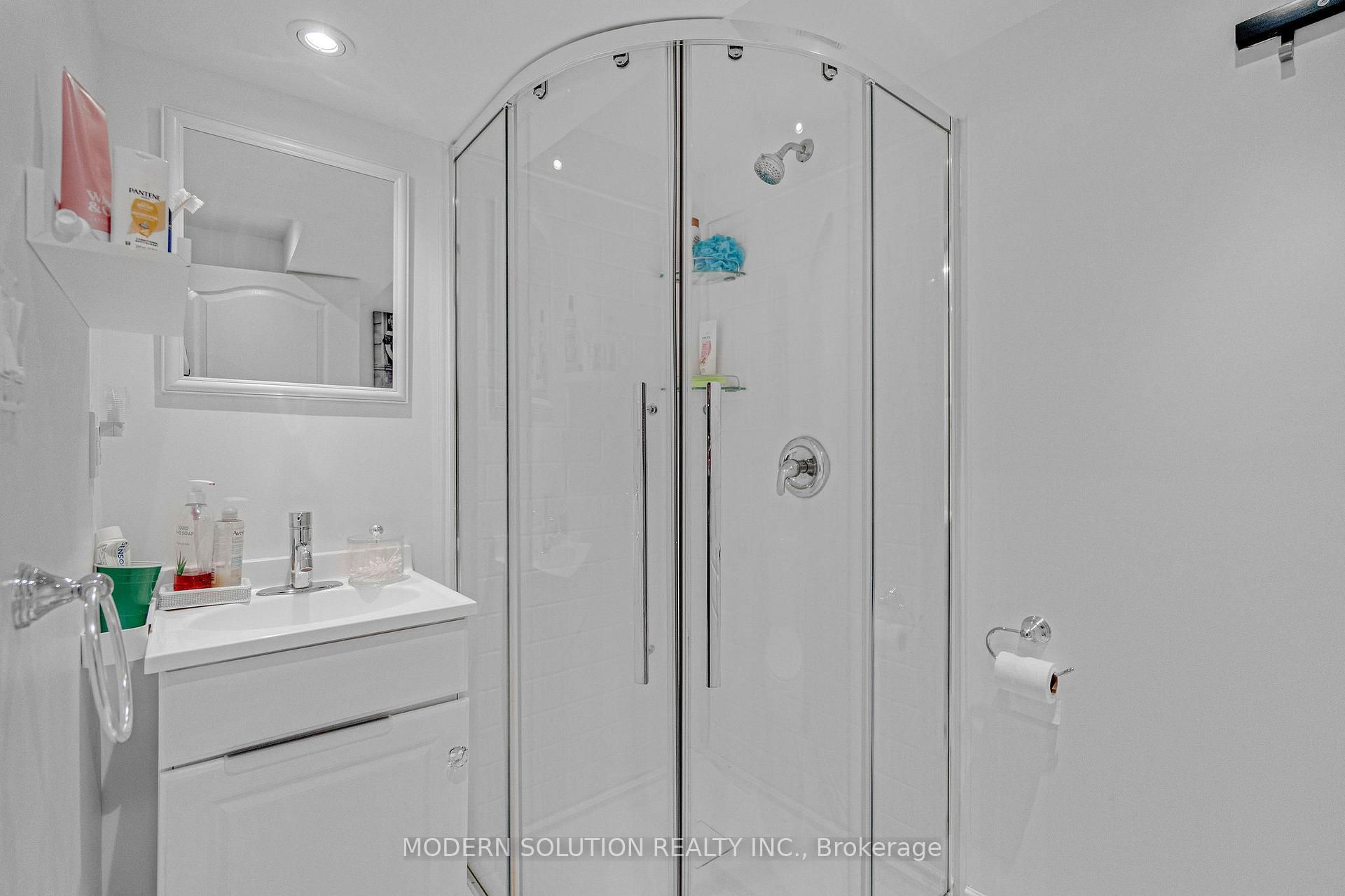 Photo 28 of 741 Milverton Boulevard, Toronto, Woodbine-Lumsden — HOMEH