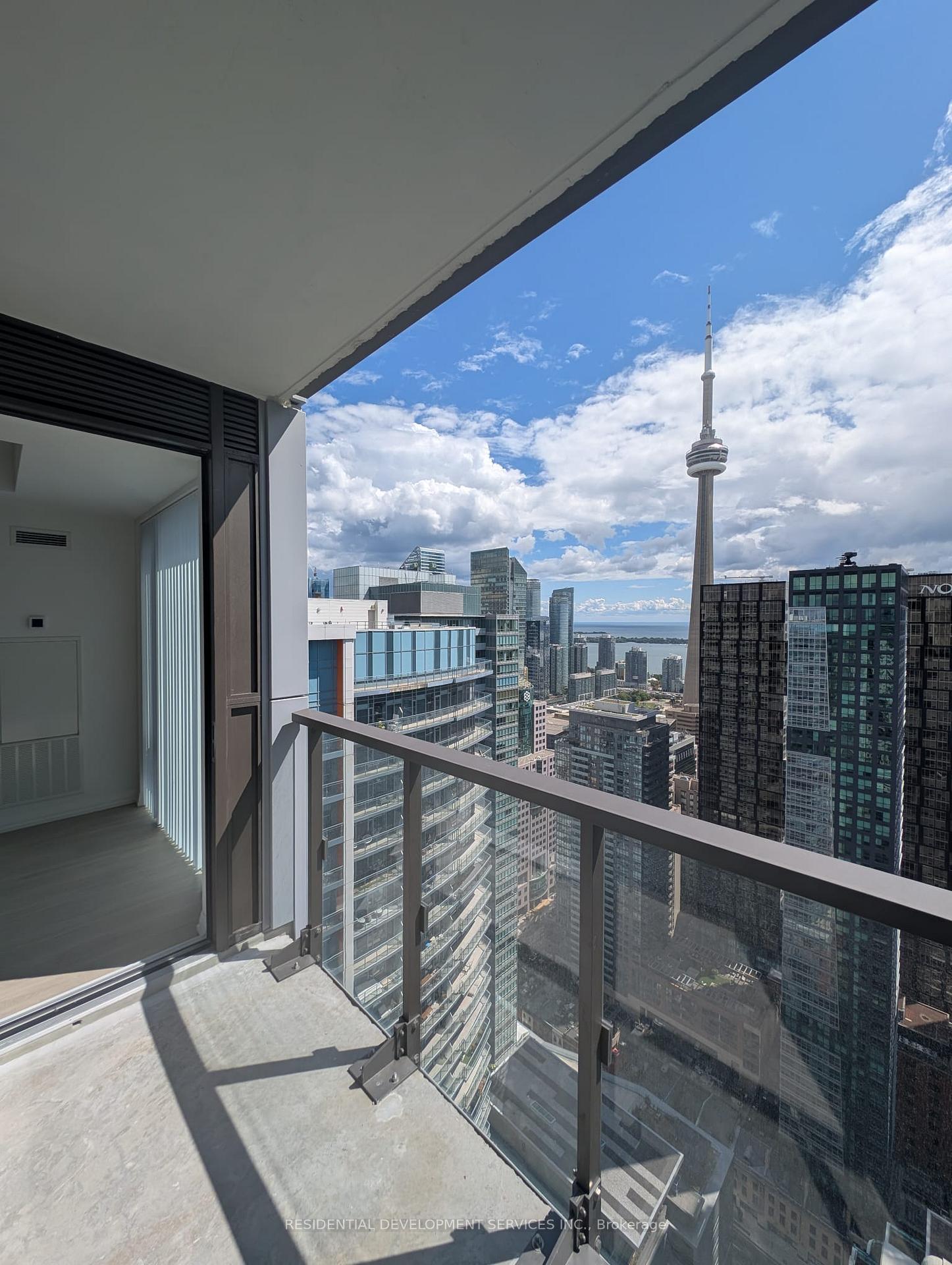 Photo 11 of Unit LPH29, 28 Widmer Street, Toronto, Waterfront Communities — HOMEH