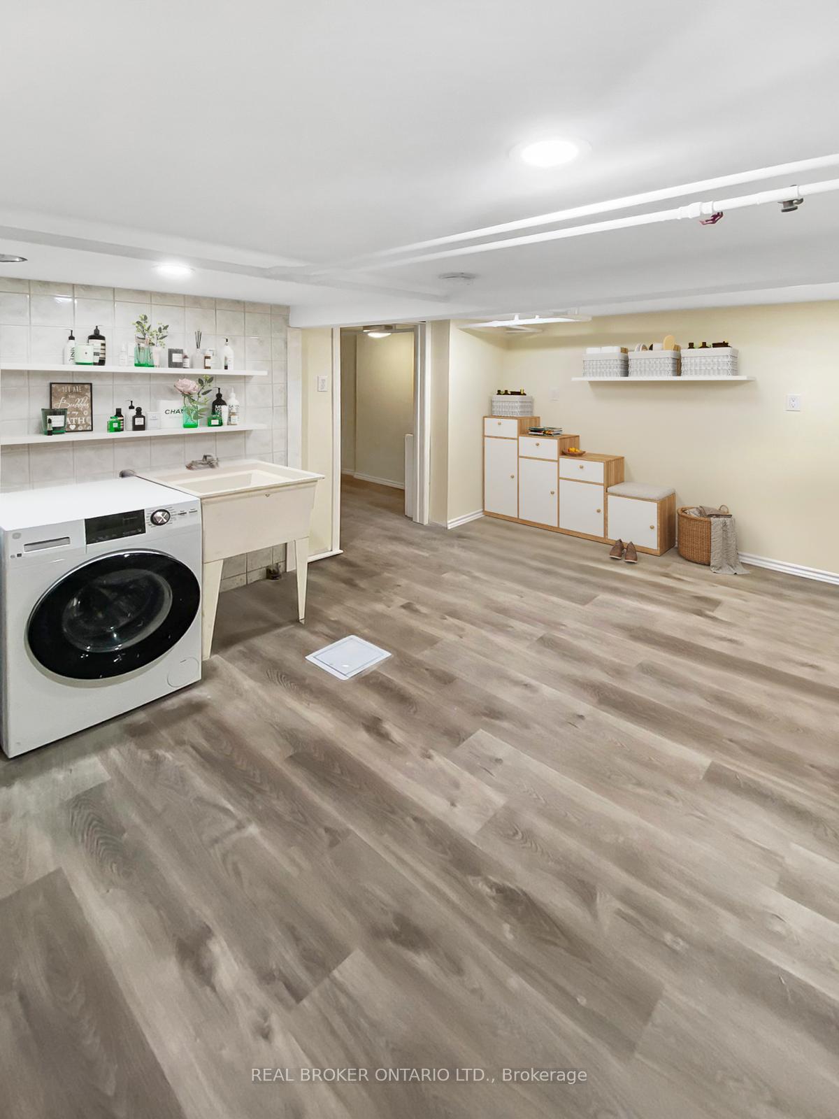 Photo 7 of Unit 1, 296 Emerald Street N, Hamilton, Landsdale — HOMEH