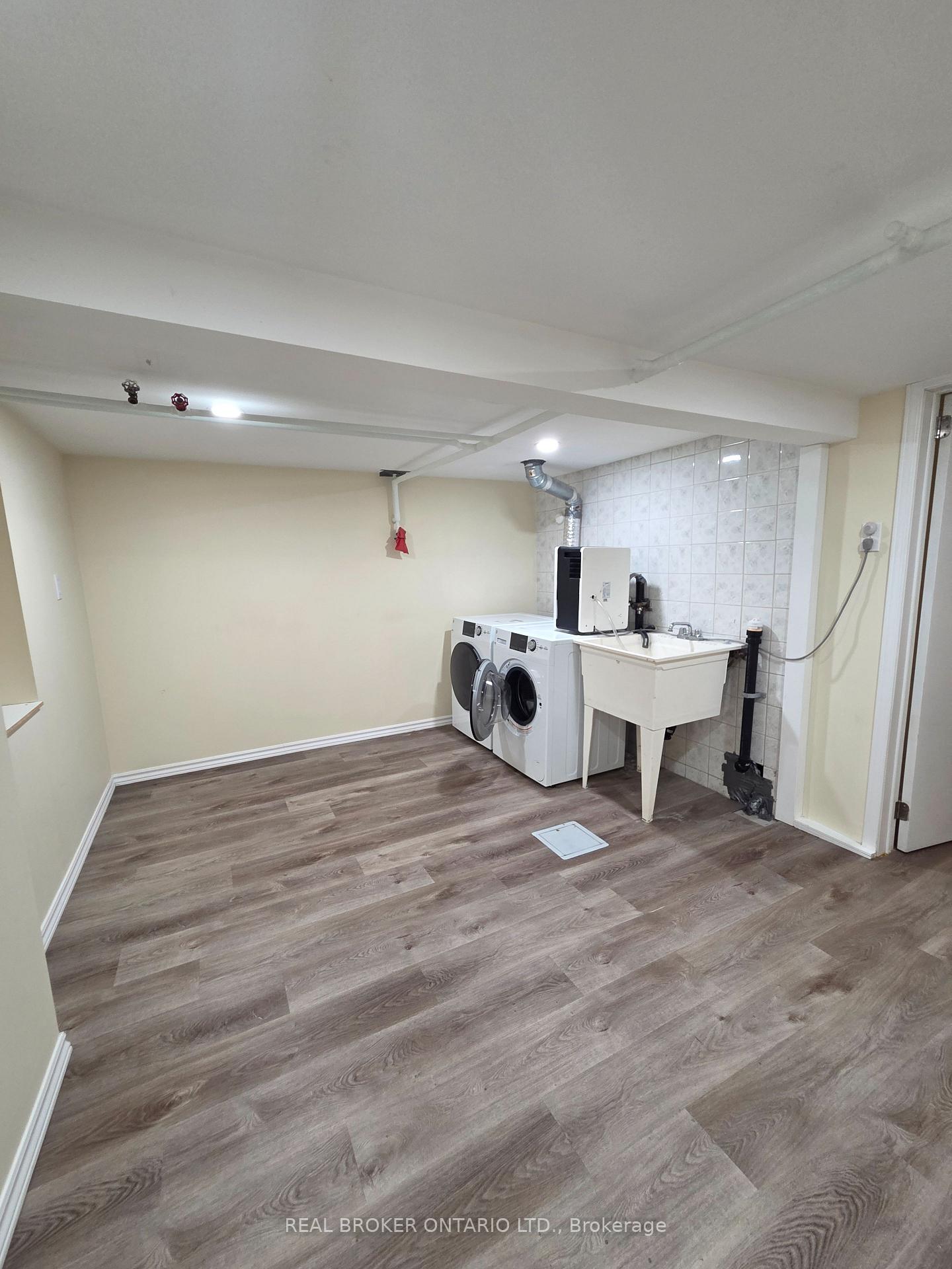 Photo 8 of Unit 1, 296 Emerald Street N, Hamilton, Landsdale — HOMEH