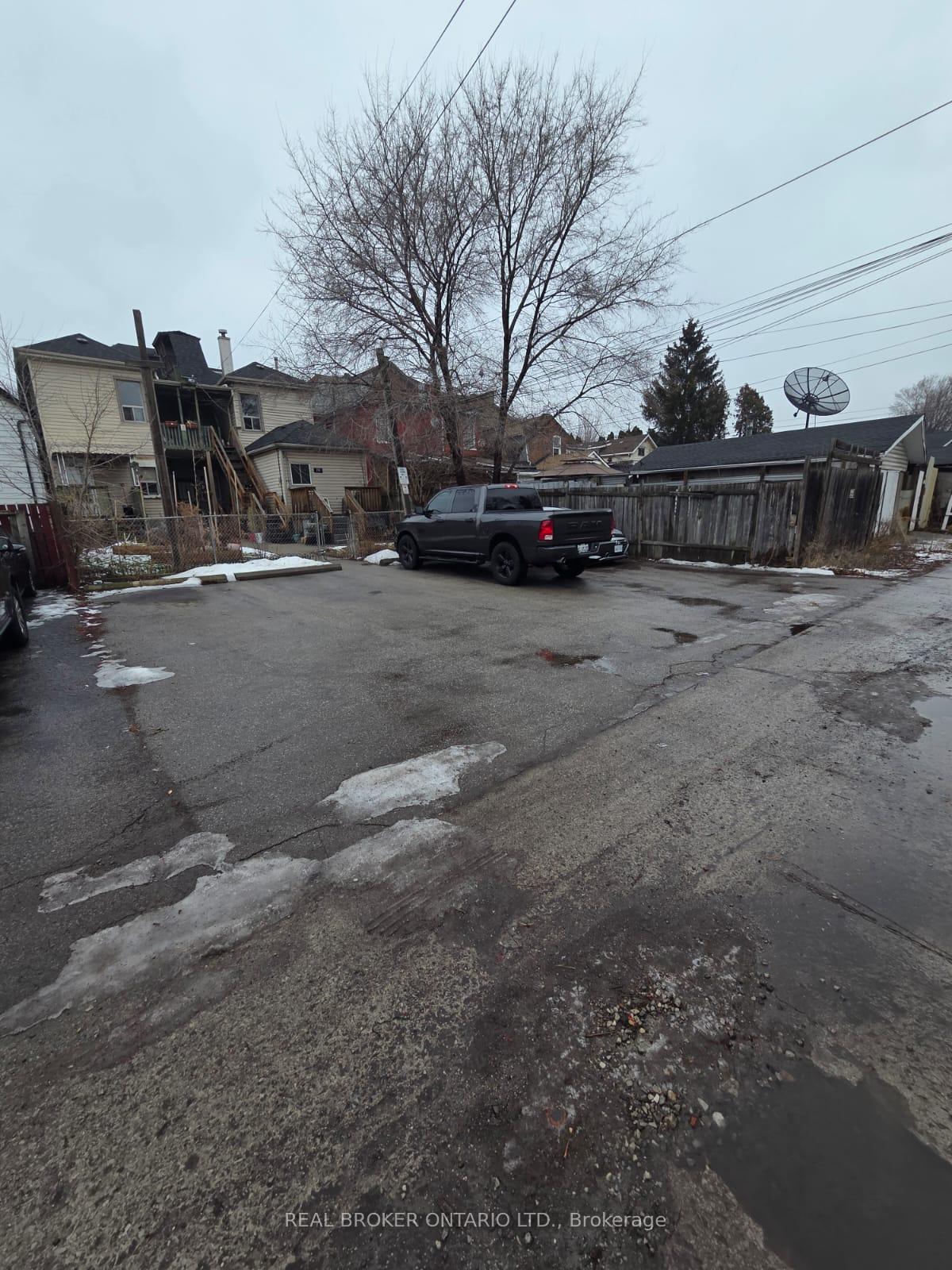 Photo 14 of Unit 1, 296 Emerald Street N, Hamilton, Landsdale — HOMEH