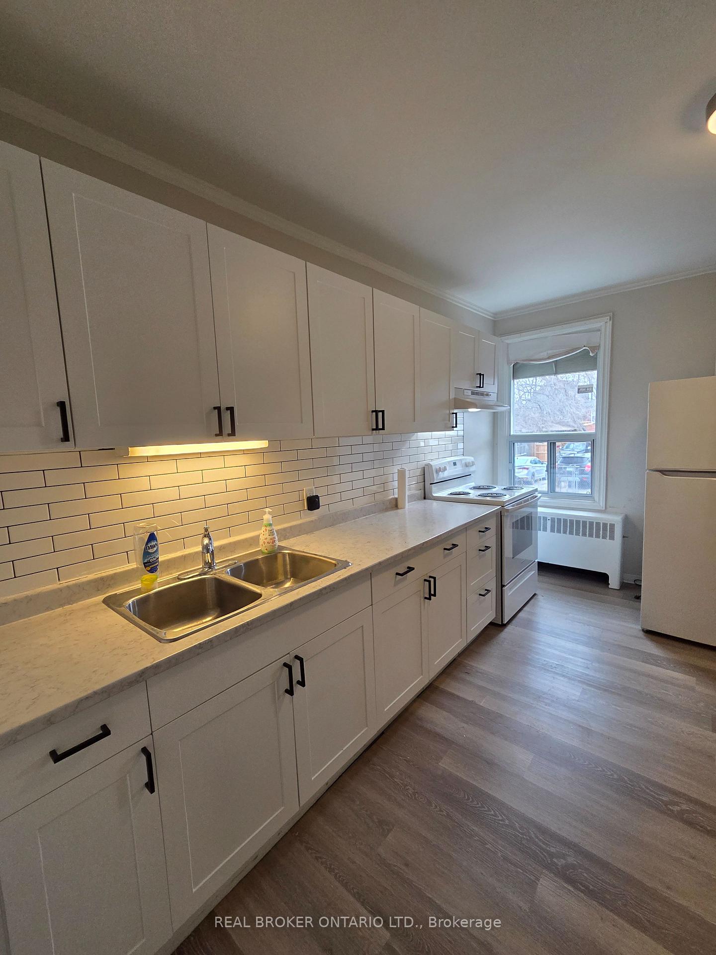 Photo 25 of Unit 1, 296 Emerald Street N, Hamilton, Landsdale — HOMEH