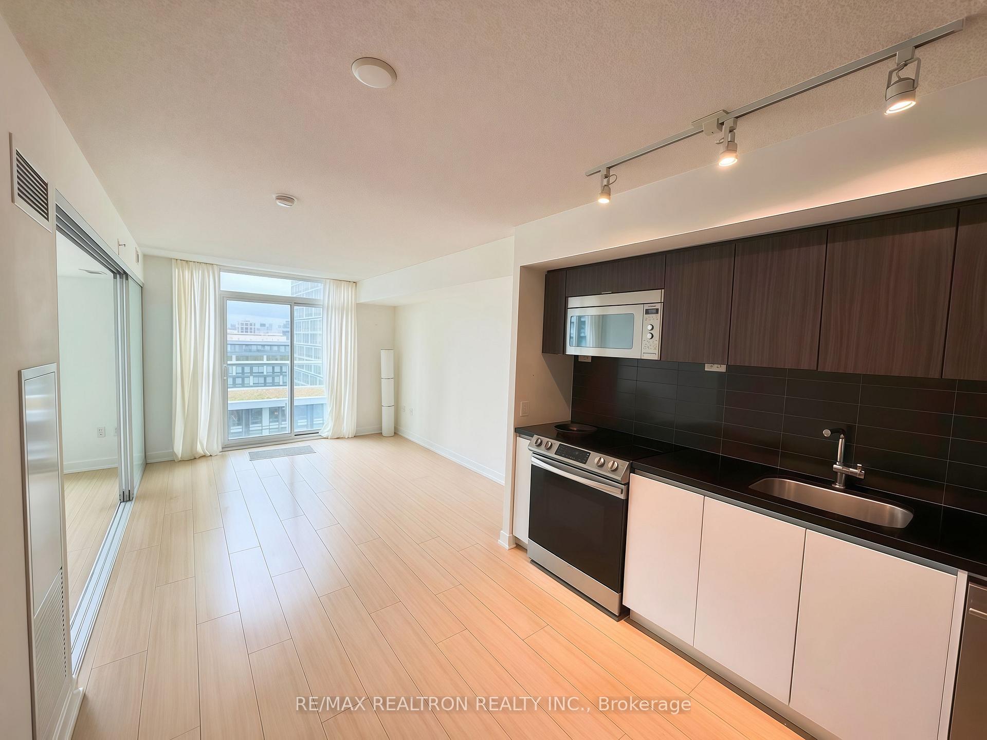Photo 2 of Unit 1211, 85 Queens Wharf Road, Toronto, Waterfront Communities — HOMEH