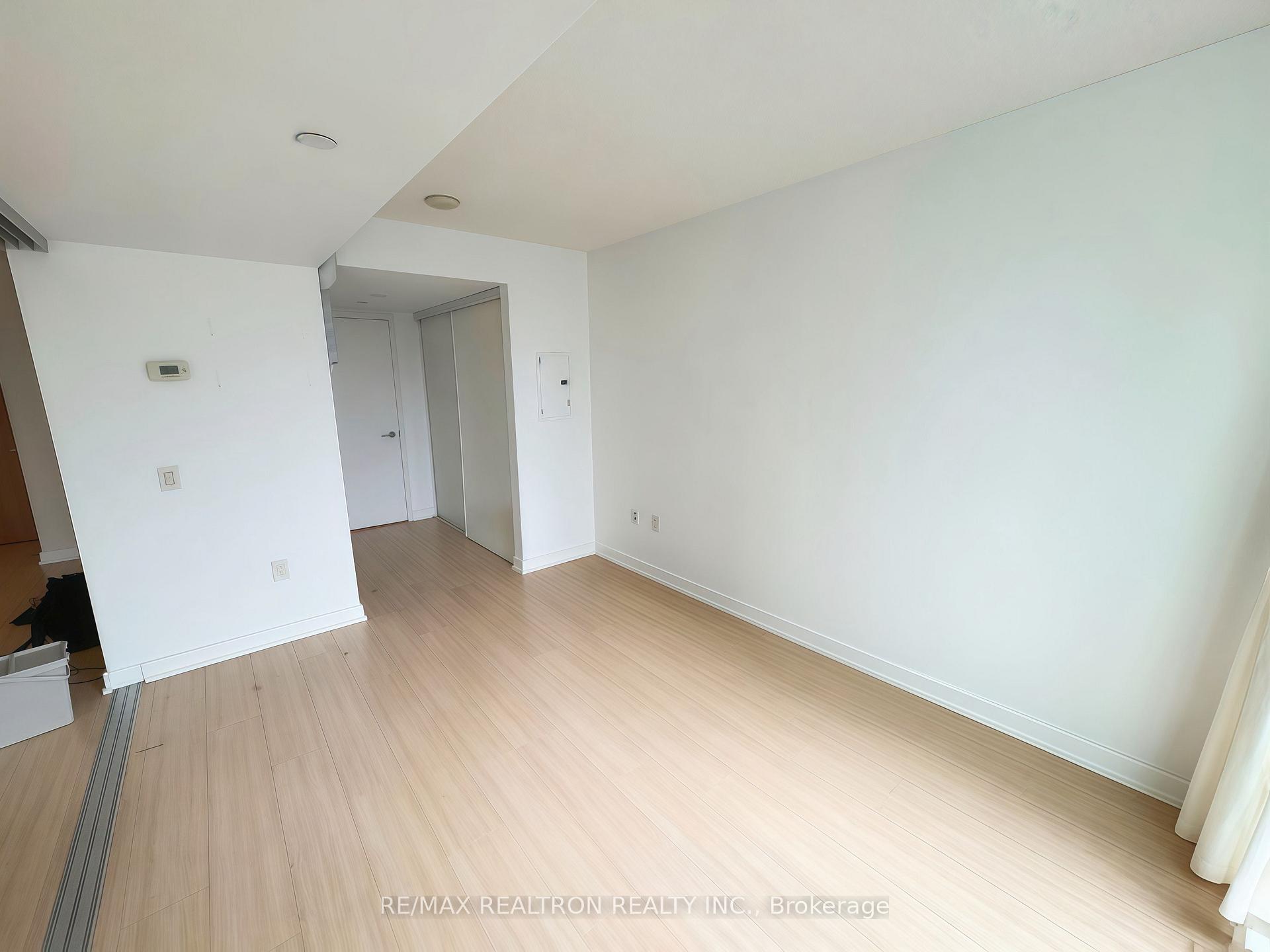 Photo 9 of Unit 1211, 85 Queens Wharf Road, Toronto, Waterfront Communities — HOMEH