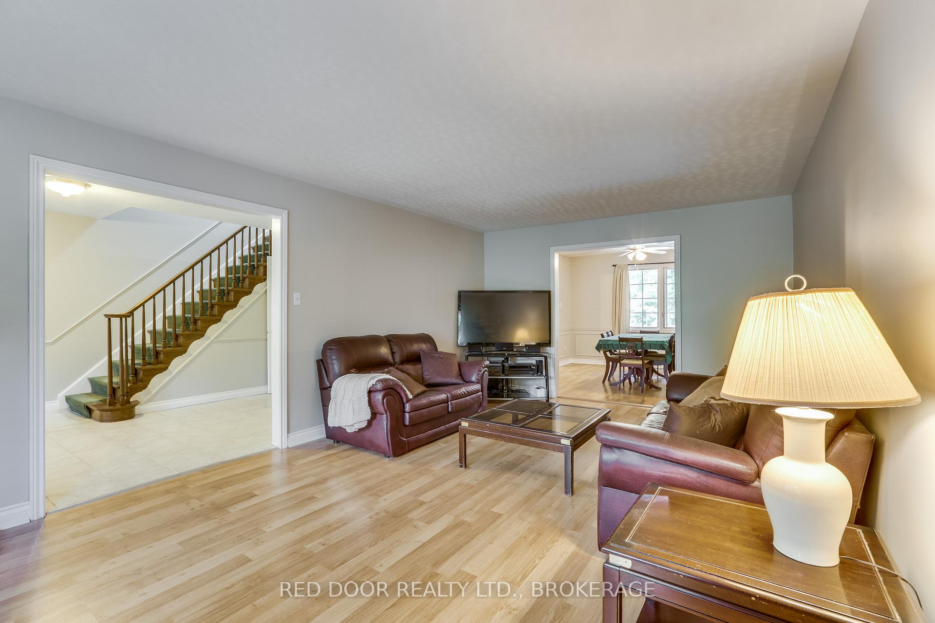 Photo 8 of 79 Greenbrier Crescent, London, South N — HOMEH