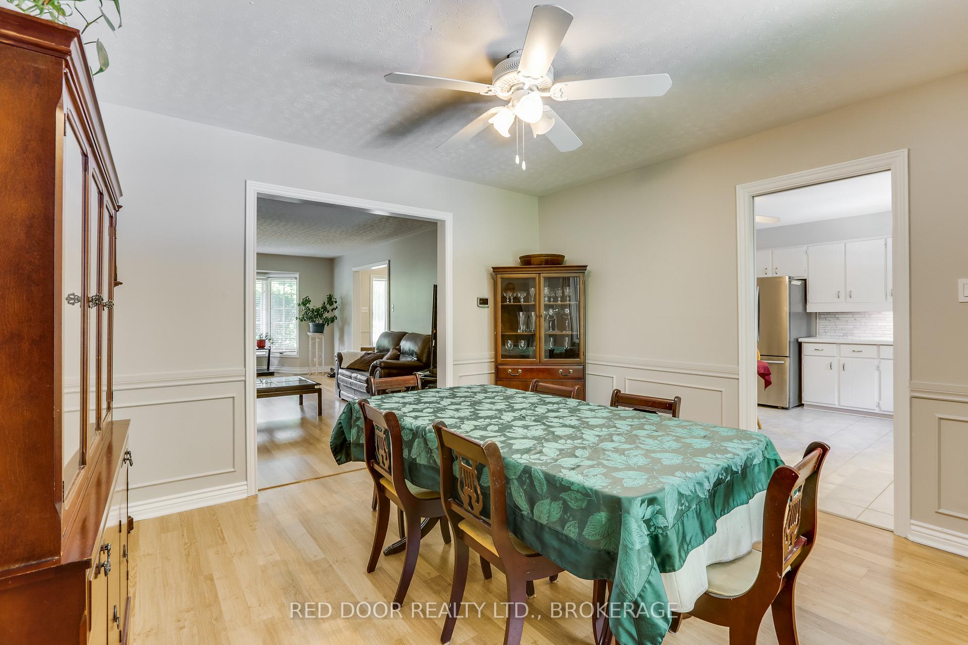 Photo 12 of 79 Greenbrier Crescent, London, South N — HOMEH