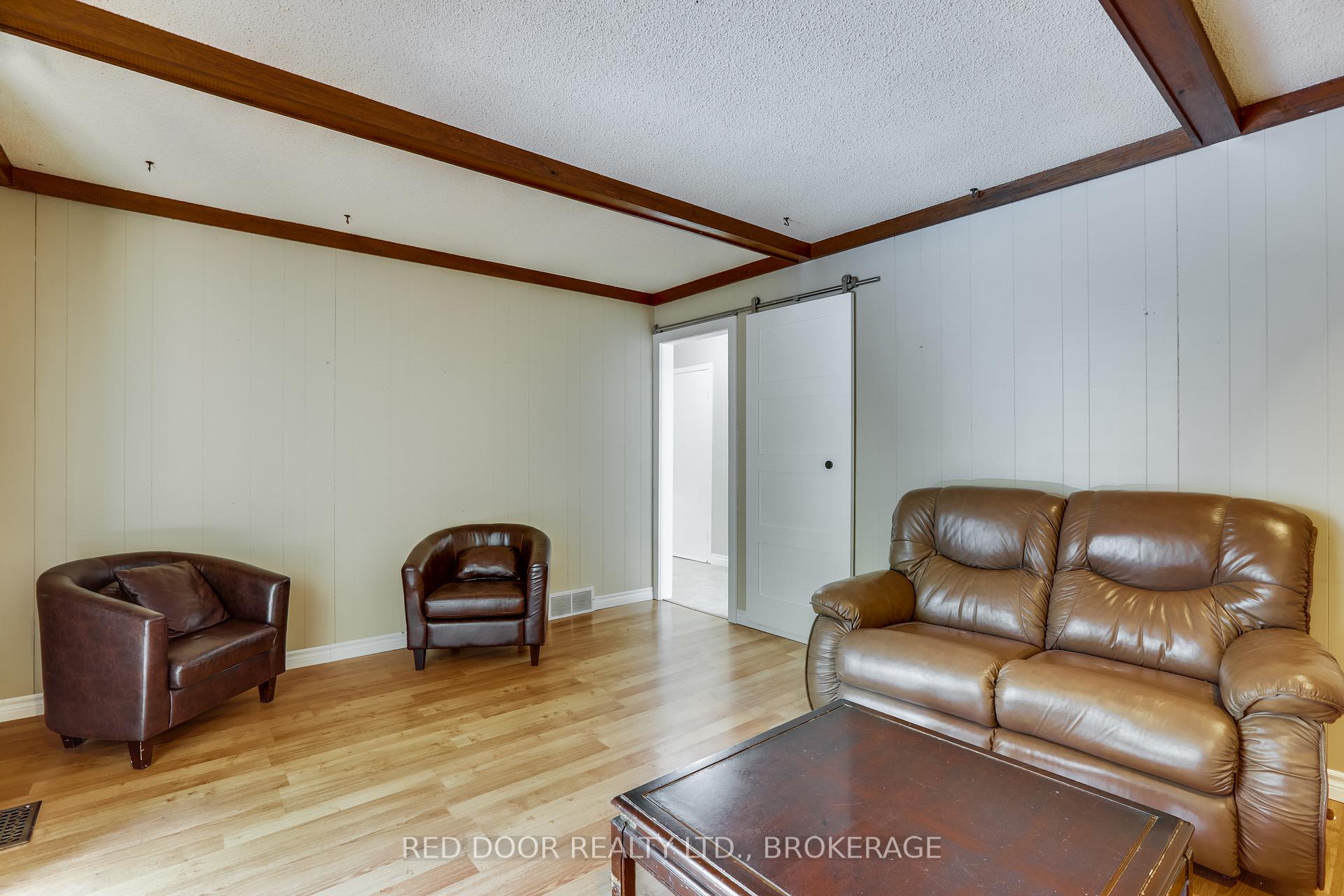 Photo 21 of 79 Greenbrier Crescent, London, South N — HOMEH
