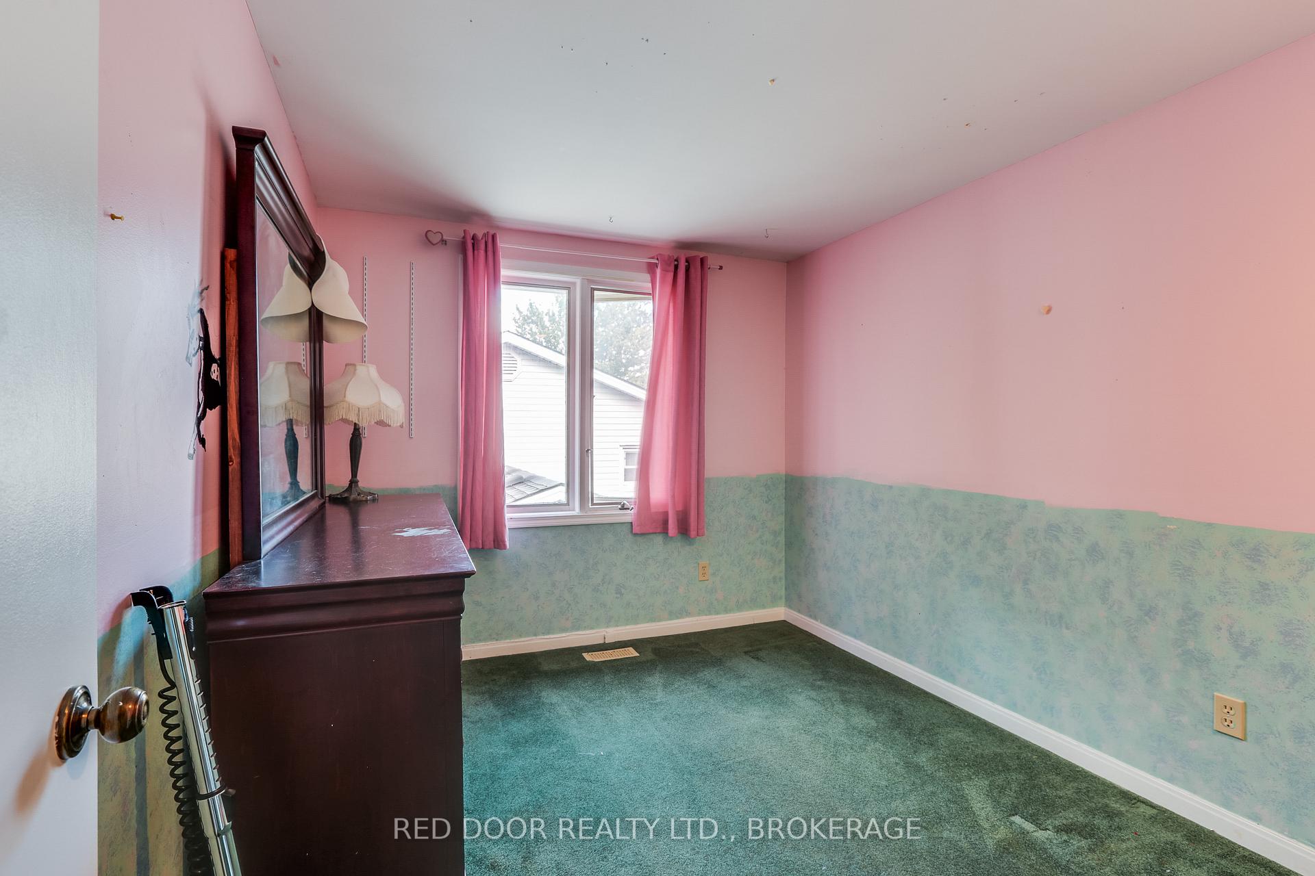 Photo 24 of 79 Greenbrier Crescent, London, South N — HOMEH