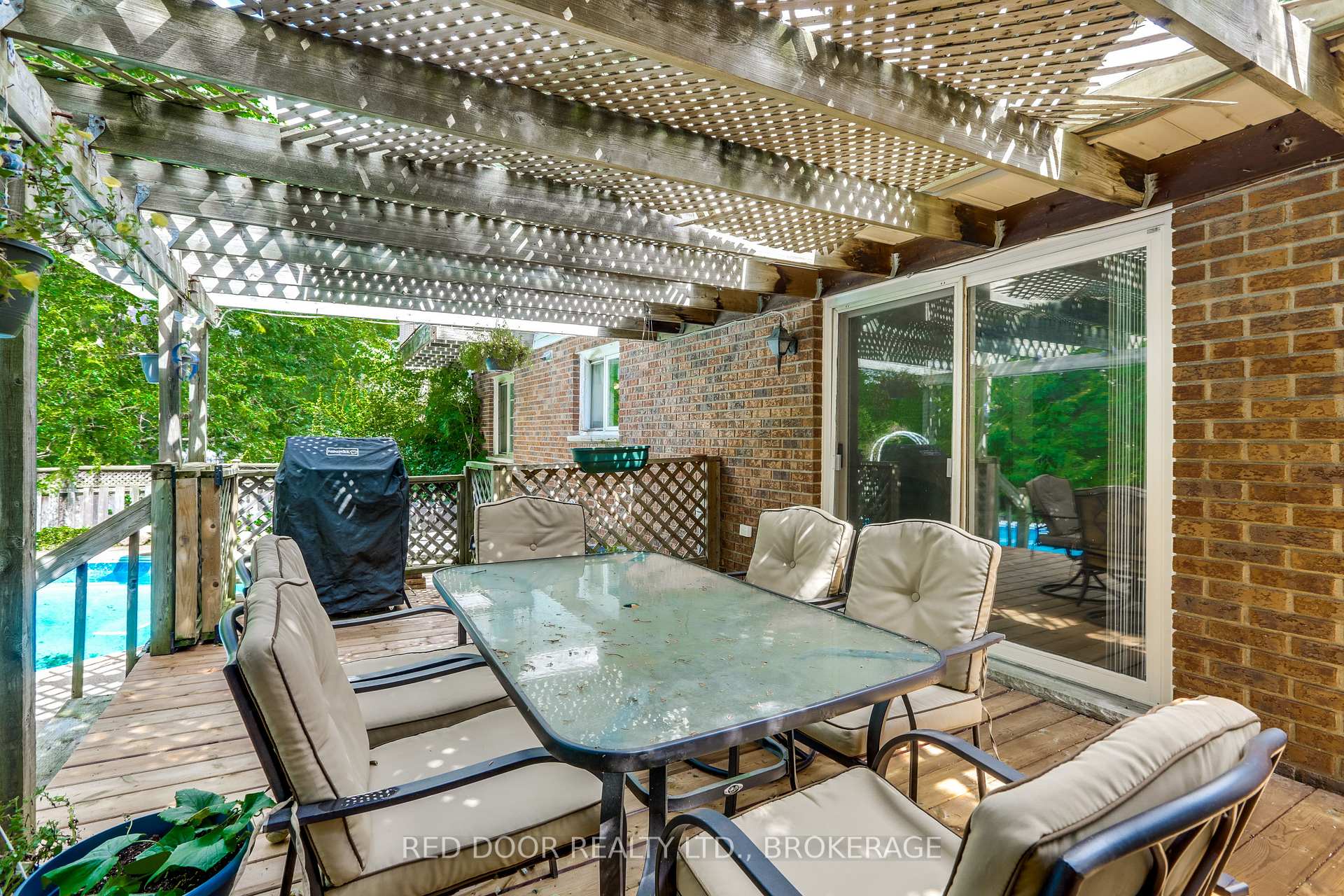 Photo 44 of 79 Greenbrier Crescent, London, South N — HOMEH
