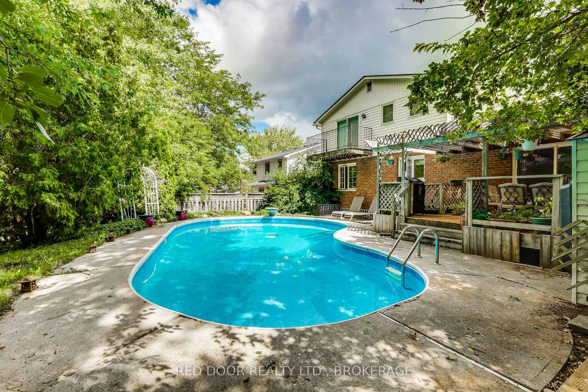 Photo 46 of 79 Greenbrier Crescent, London, South N — HOMEH
