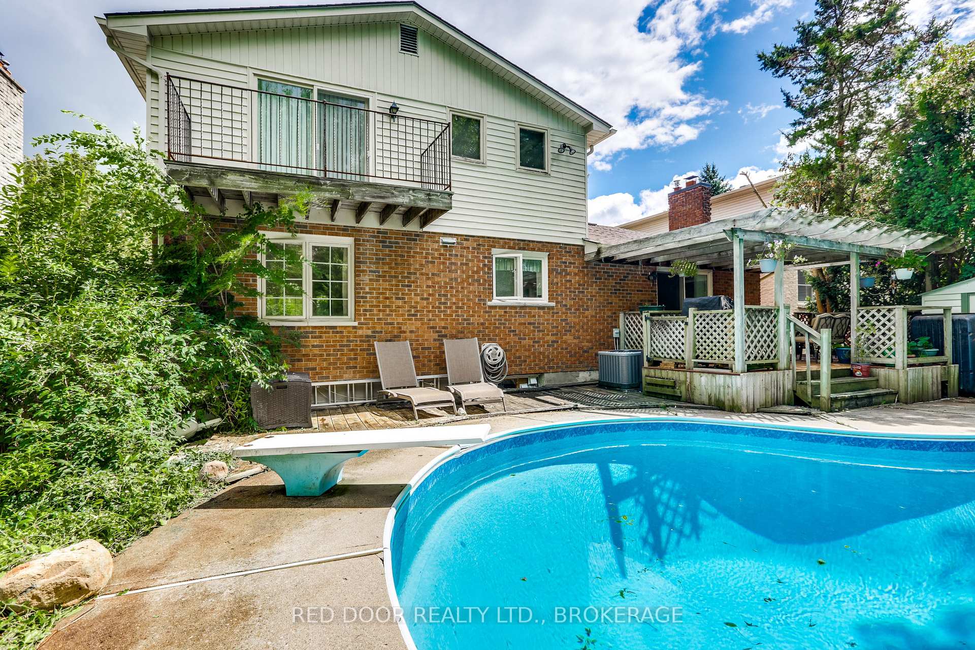 Photo 47 of 79 Greenbrier Crescent, London, South N — HOMEH