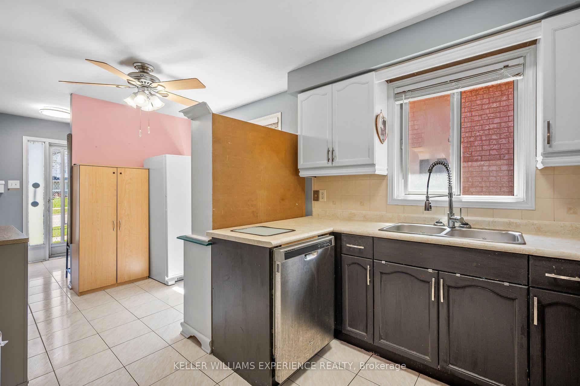Photo 9 of 321 Park Street, Orillia — HOMEH
