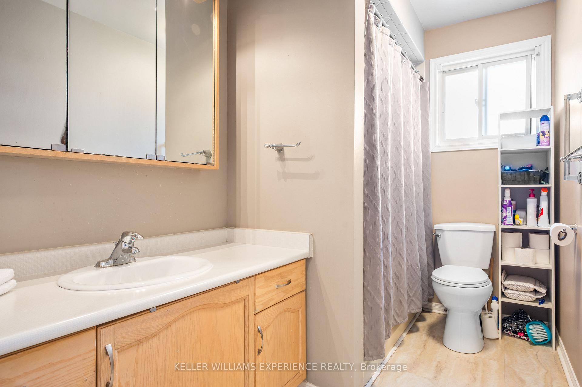 Photo 15 of 321 Park Street, Orillia — HOMEH