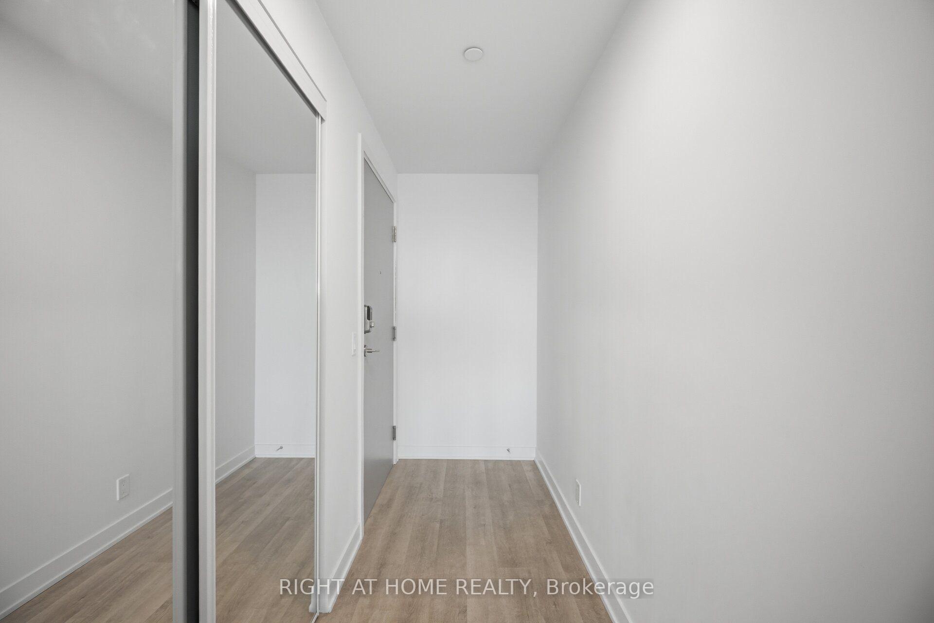 Photo 7 of Unit 2002, 30 Upper Mall Way, Vaughan, Brownridge — HOMEH