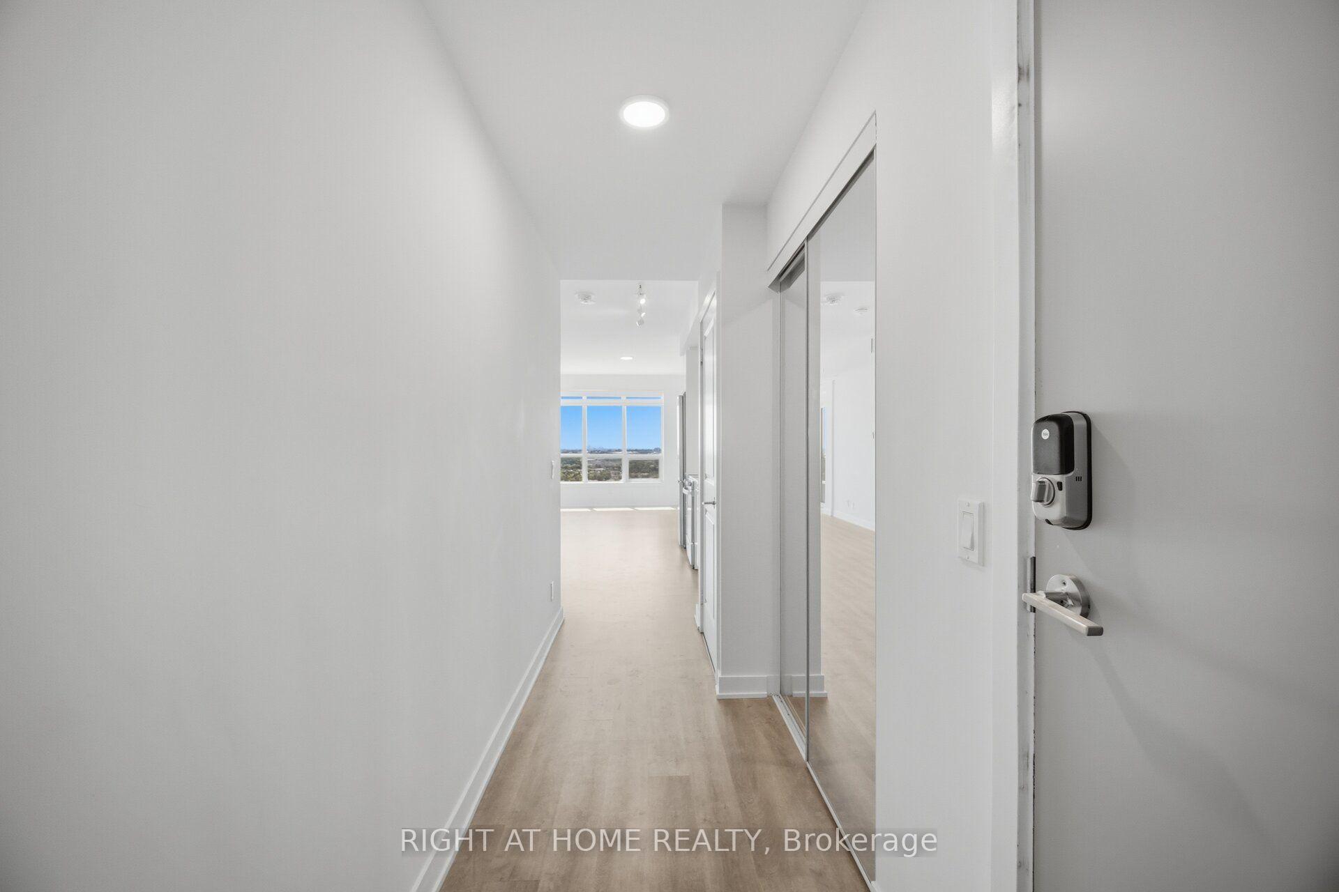Photo 8 of Unit 2002, 30 Upper Mall Way, Vaughan, Brownridge — HOMEH