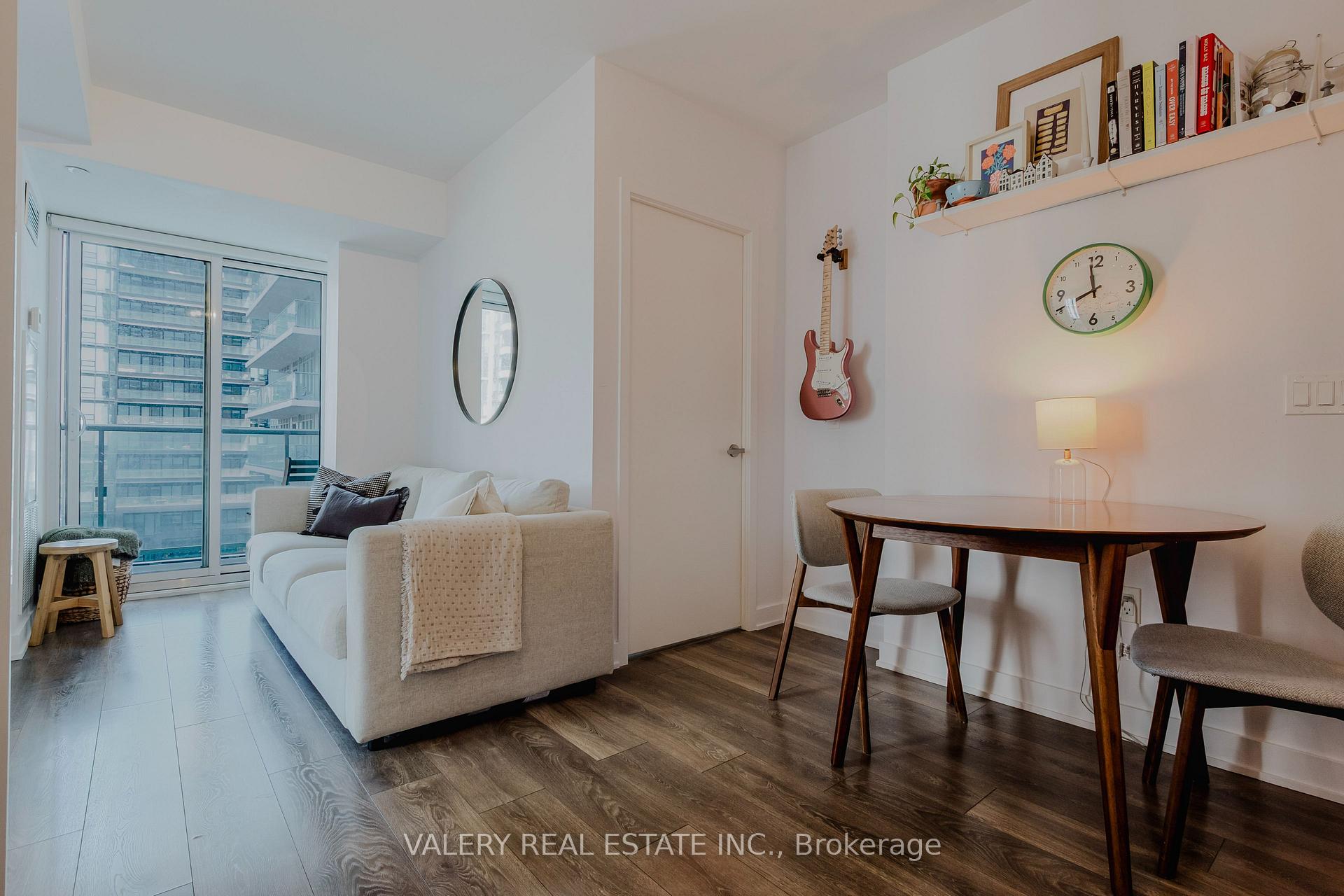 Photo 9 of Unit 712, 195 Redpath Avenue, Toronto, Mount Pleasant West — HOMEH