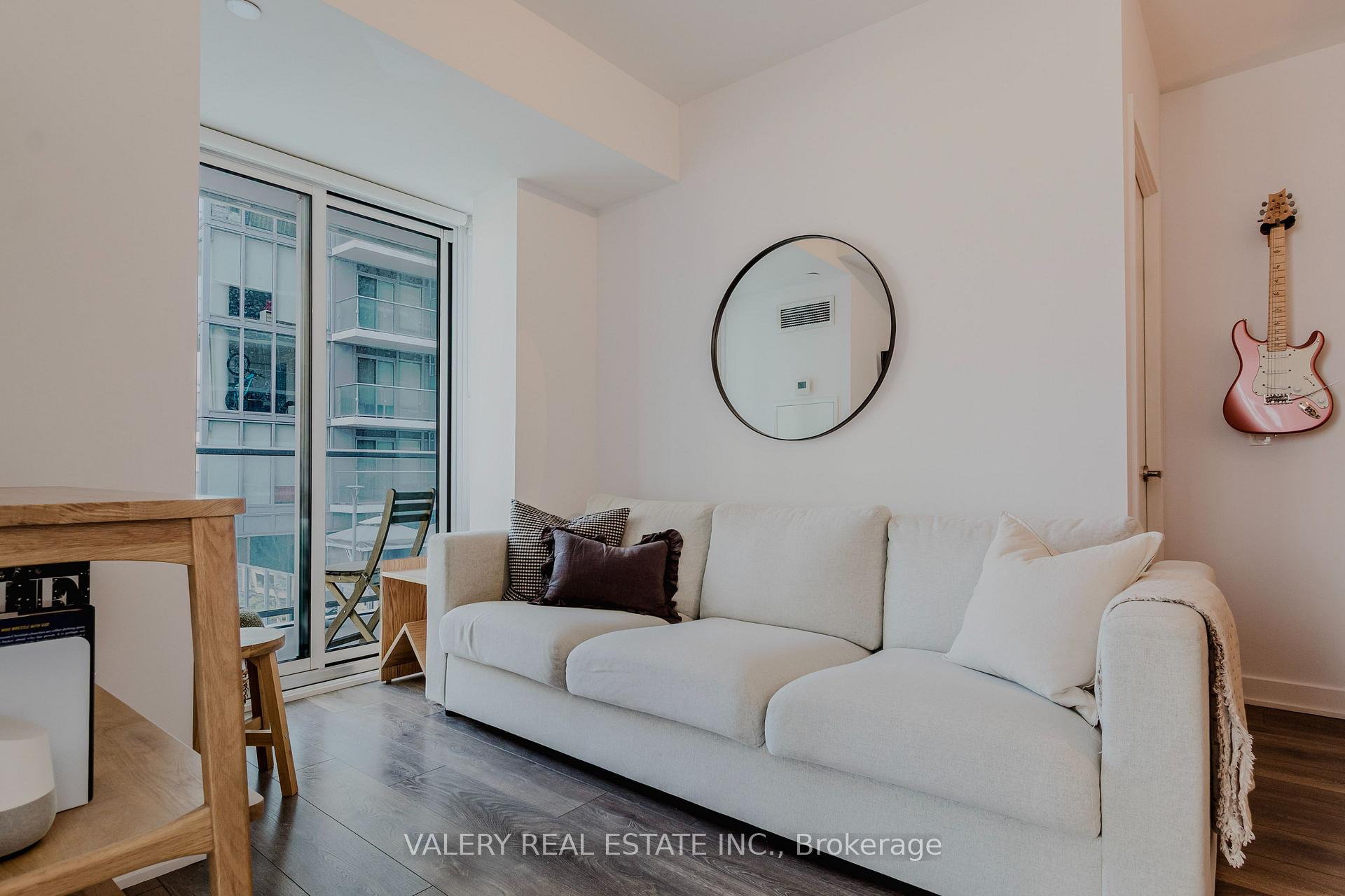 Photo 14 of Unit 712, 195 Redpath Avenue, Toronto, Mount Pleasant West — HOMEH