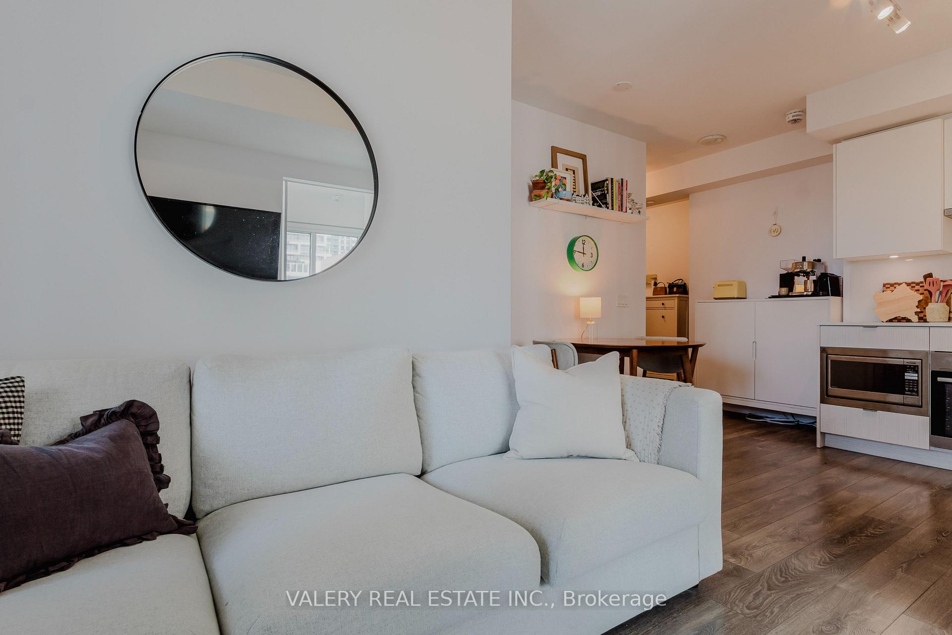 Photo 17 of Unit 712, 195 Redpath Avenue, Toronto, Mount Pleasant West — HOMEH
