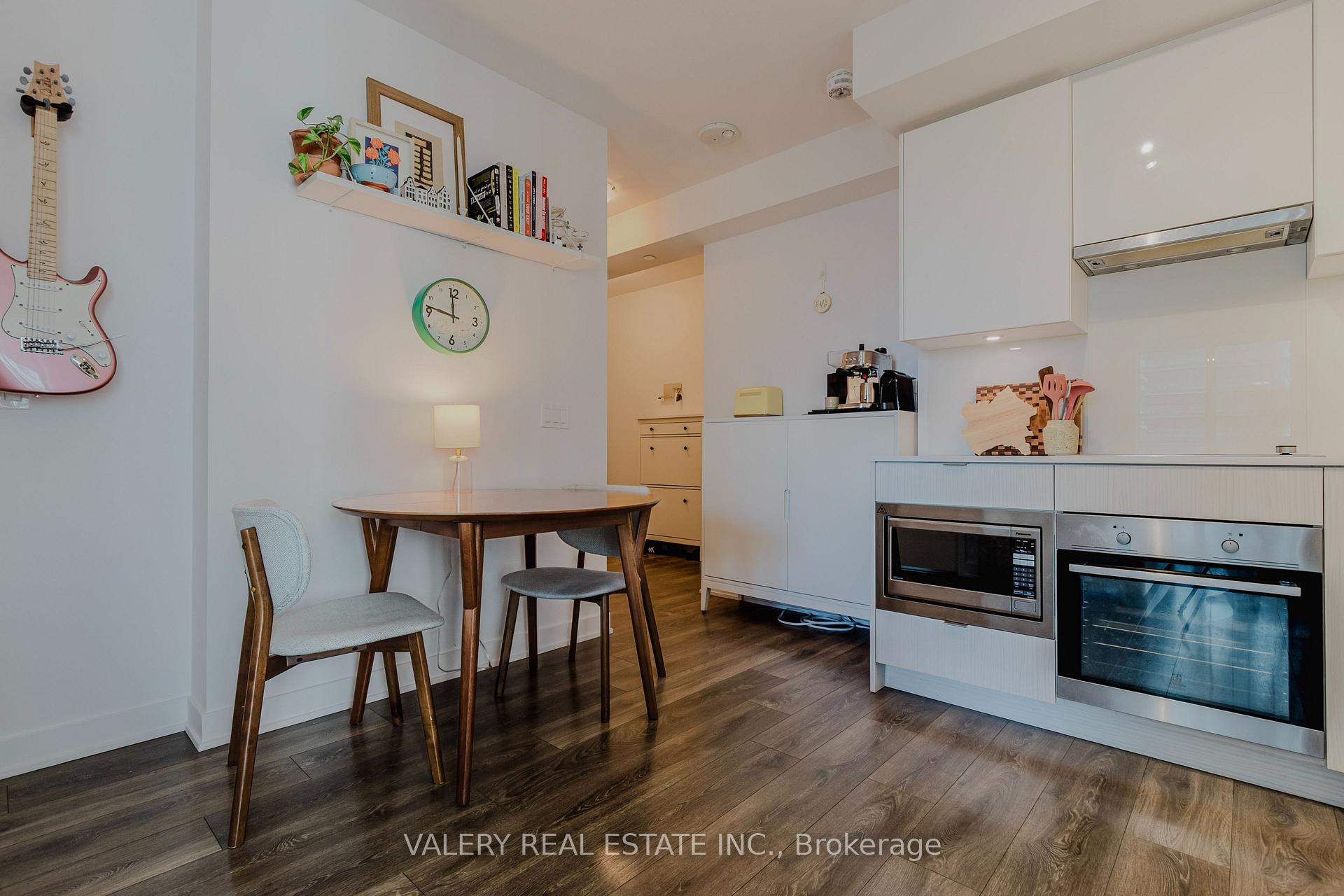 Photo 18 of Unit 712, 195 Redpath Avenue, Toronto, Mount Pleasant West — HOMEH