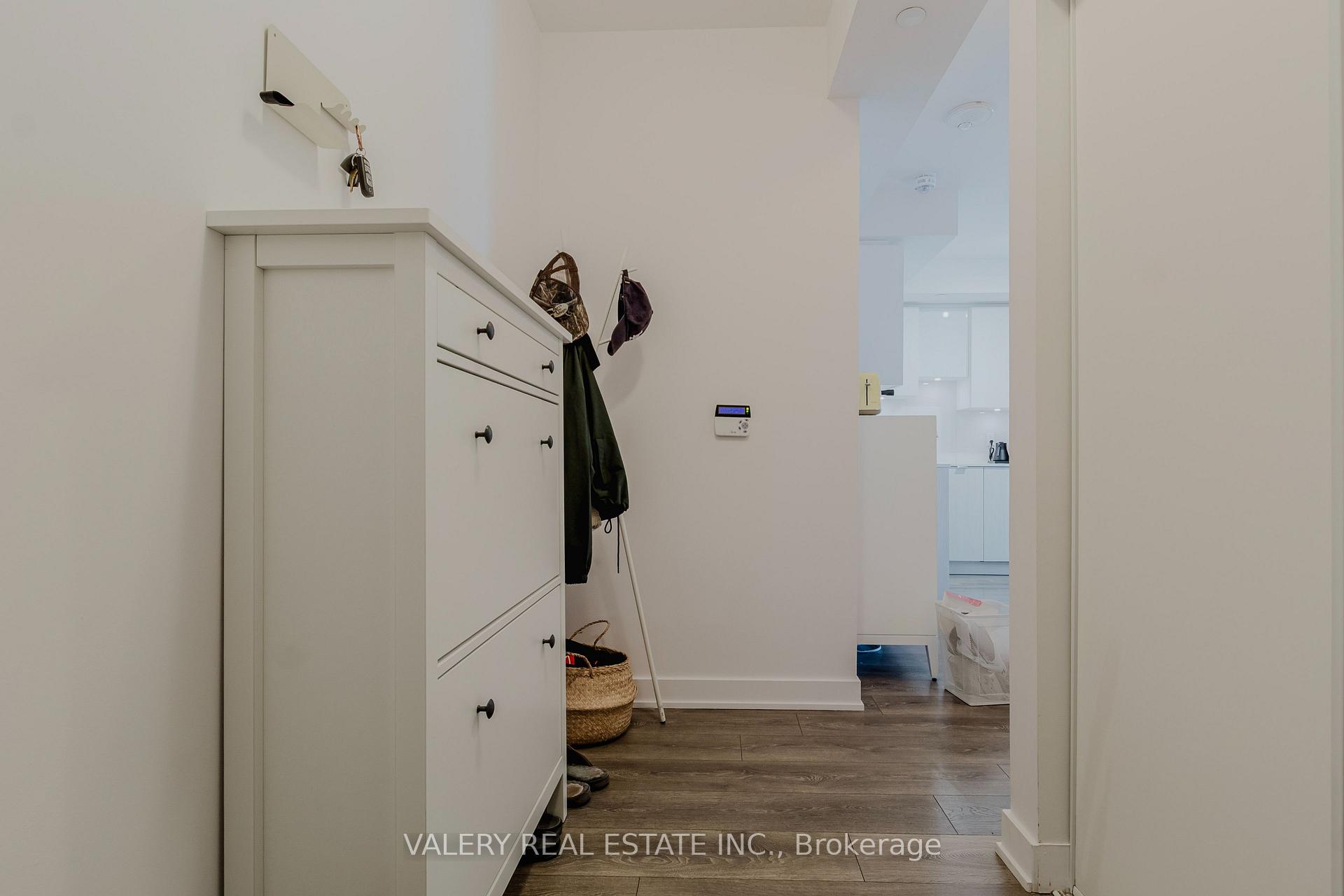 Photo 20 of Unit 712, 195 Redpath Avenue, Toronto, Mount Pleasant West — HOMEH
