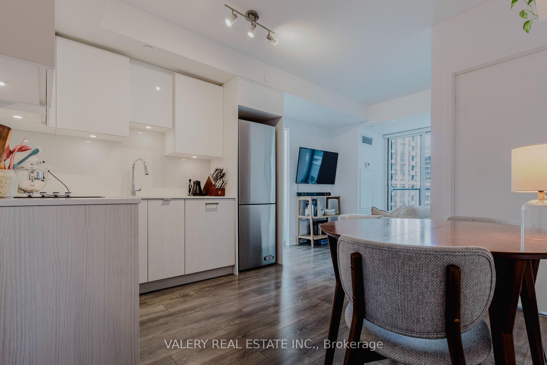 Photo 21 of Unit 712, 195 Redpath Avenue, Toronto, Mount Pleasant West — HOMEH