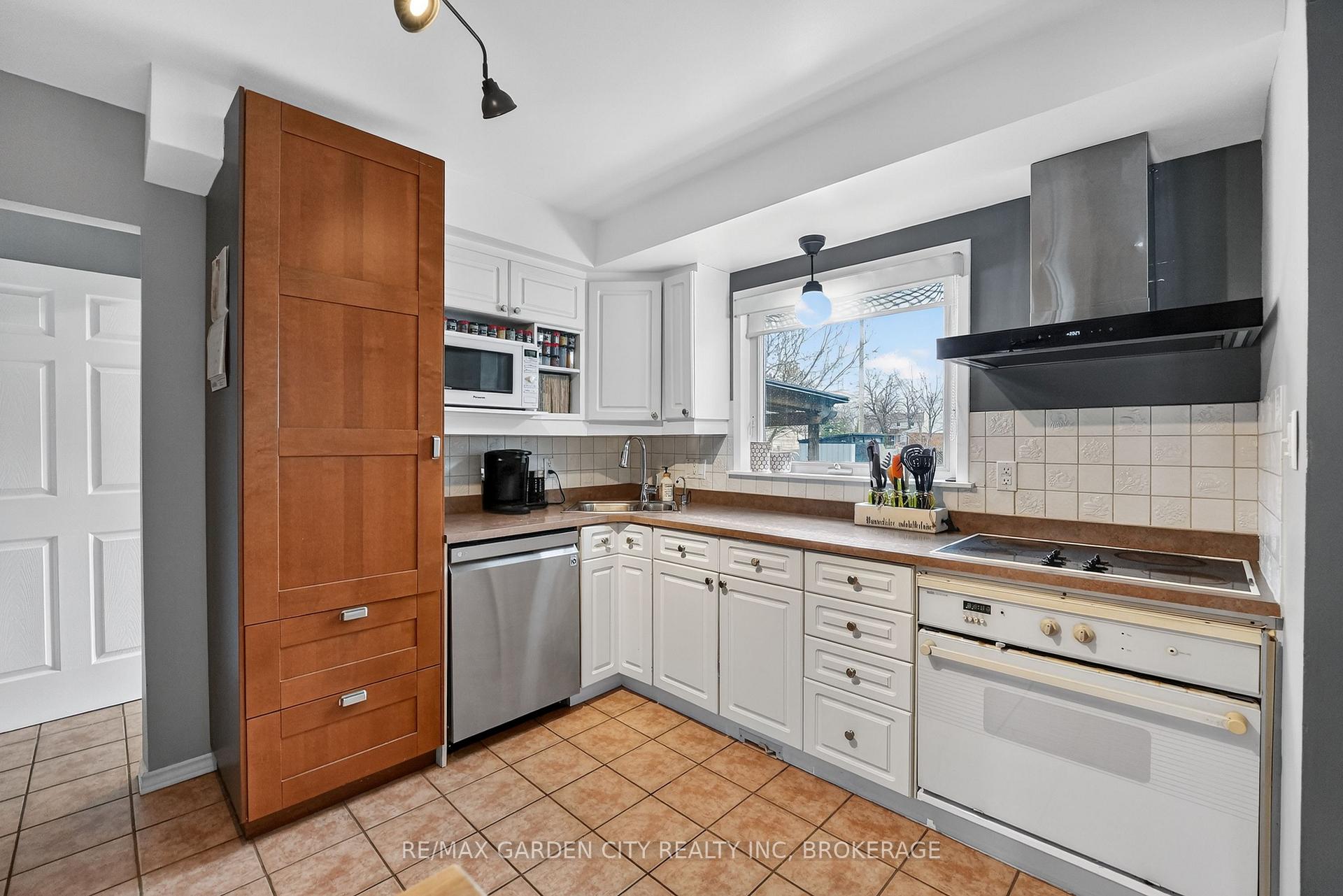 Photo 16 of 78 Meredith Drive, St. Catharines, Carlton/Bunting — HOMEH