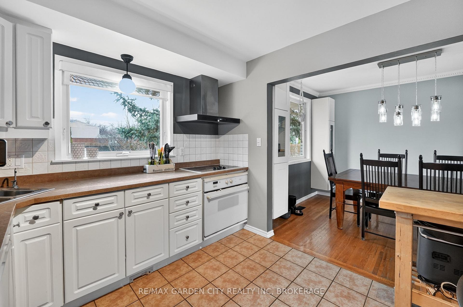 Photo 18 of 78 Meredith Drive, St. Catharines, Carlton/Bunting — HOMEH
