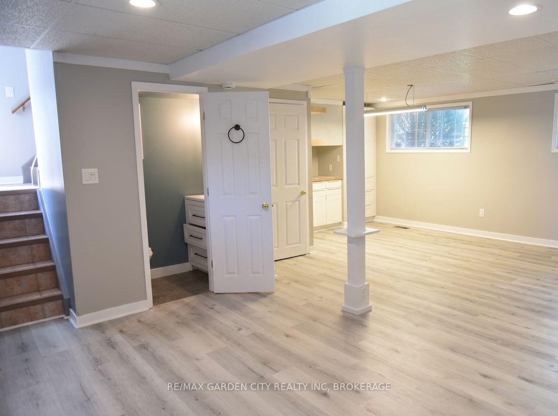 Photo 32 of 78 Meredith Drive, St. Catharines, Carlton/Bunting — HOMEH