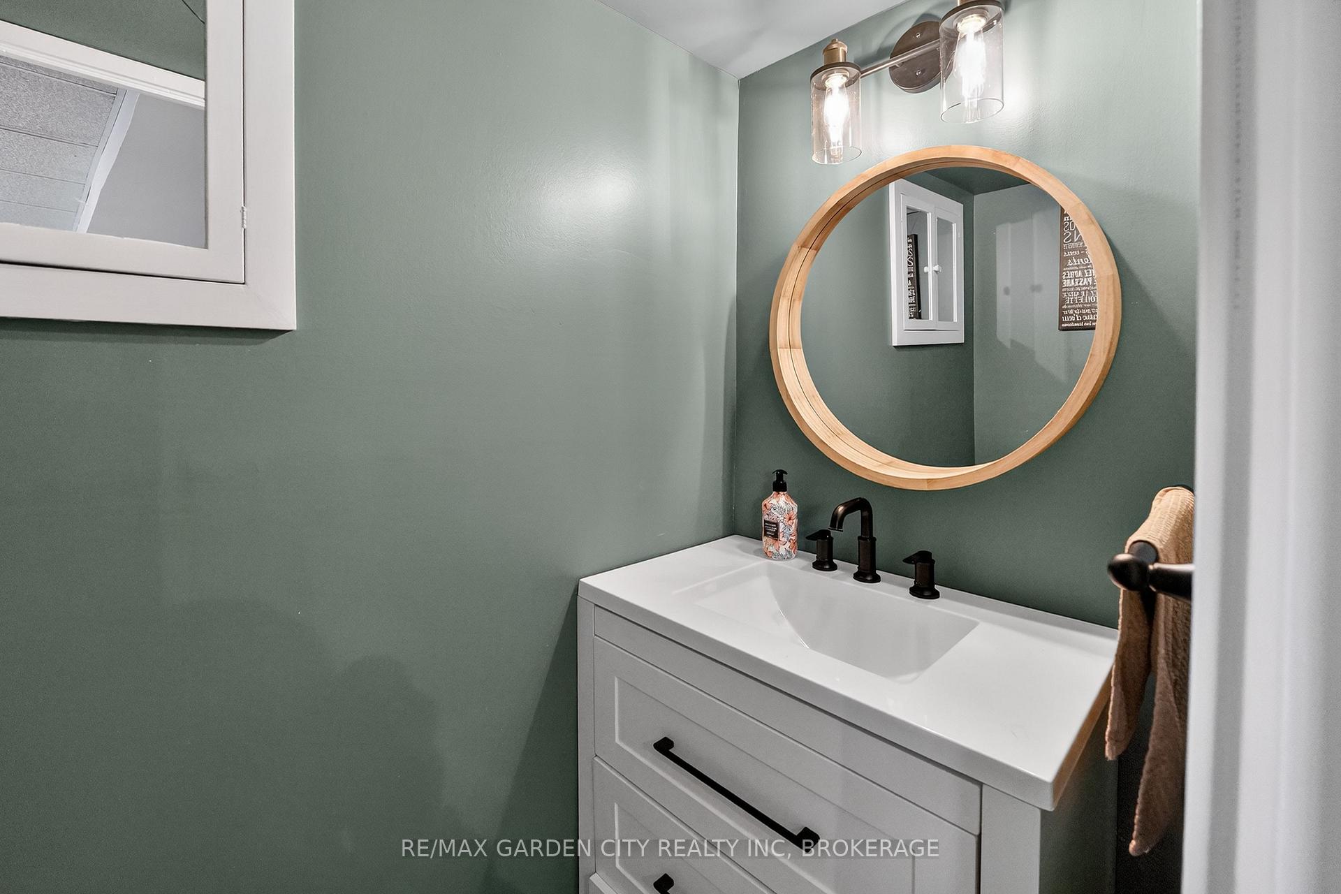 Photo 33 of 78 Meredith Drive, St. Catharines, Carlton/Bunting — HOMEH