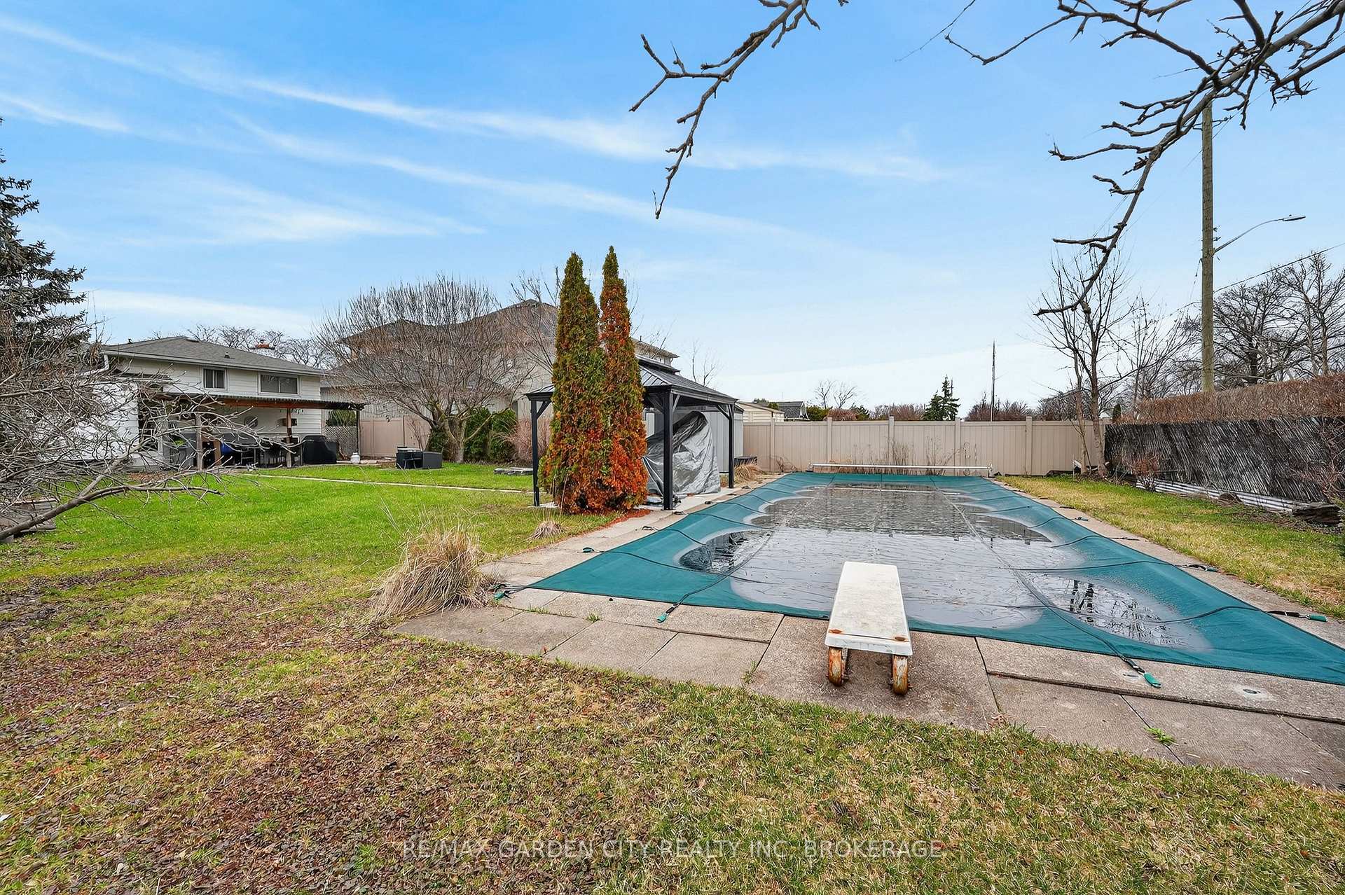Photo 44 of 78 Meredith Drive, St. Catharines, Carlton/Bunting — HOMEH