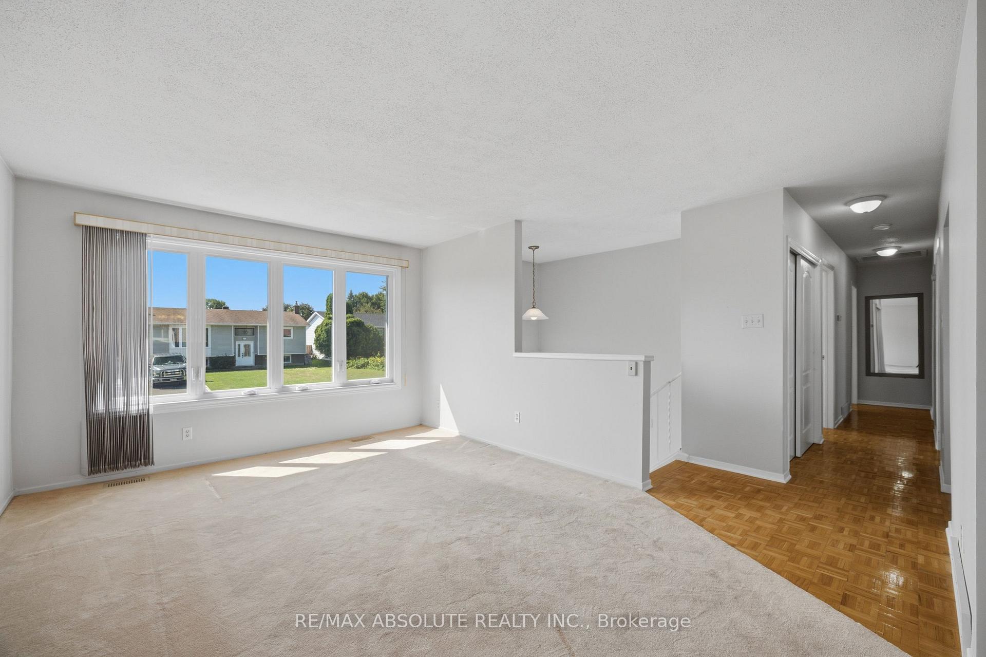 Photo 14 of 377 Leanne Street, Ottawa, Bilberry Creek/Queenswood Heights — HOMEH