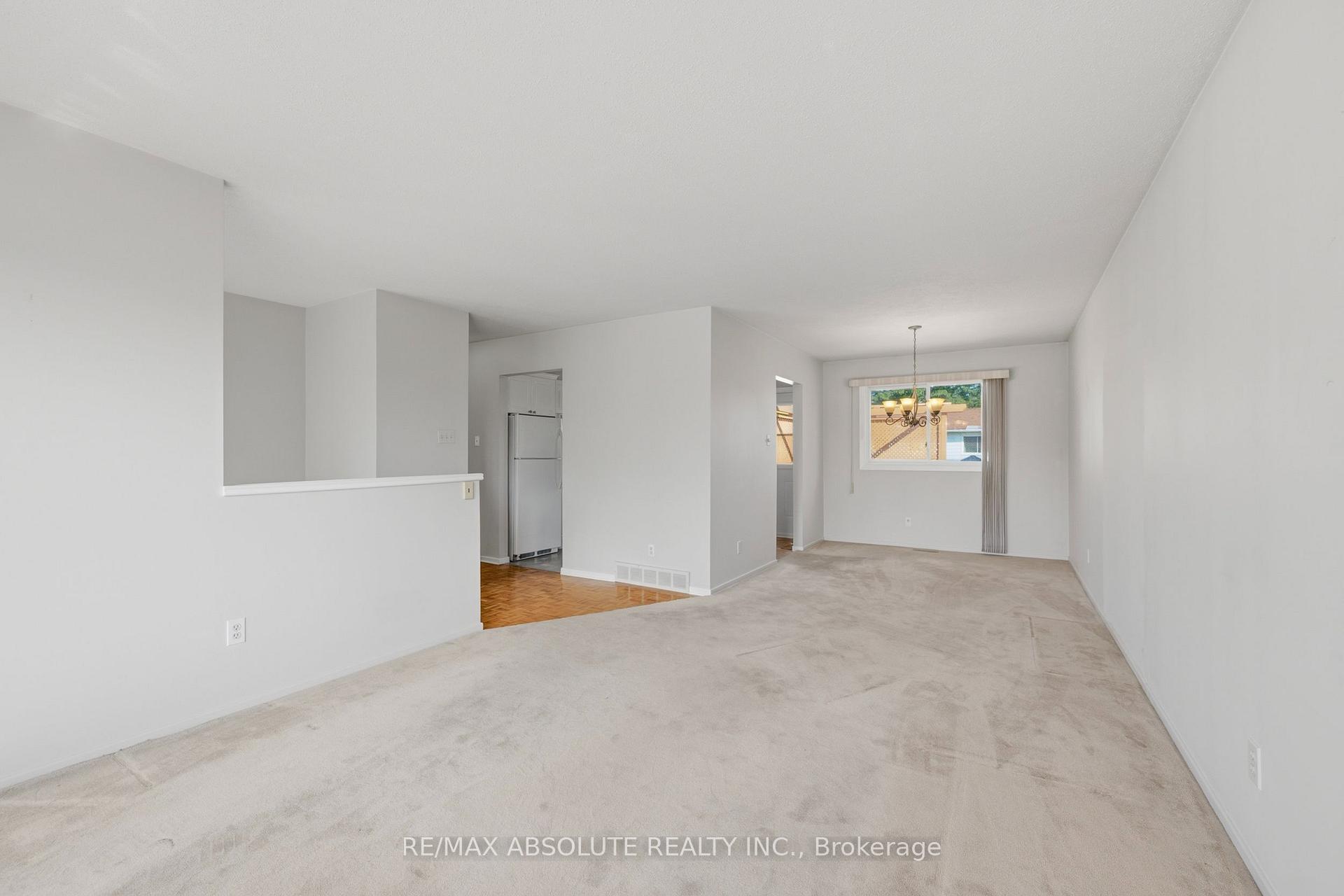 Photo 15 of 377 Leanne Street, Ottawa, Bilberry Creek/Queenswood Heights — HOMEH