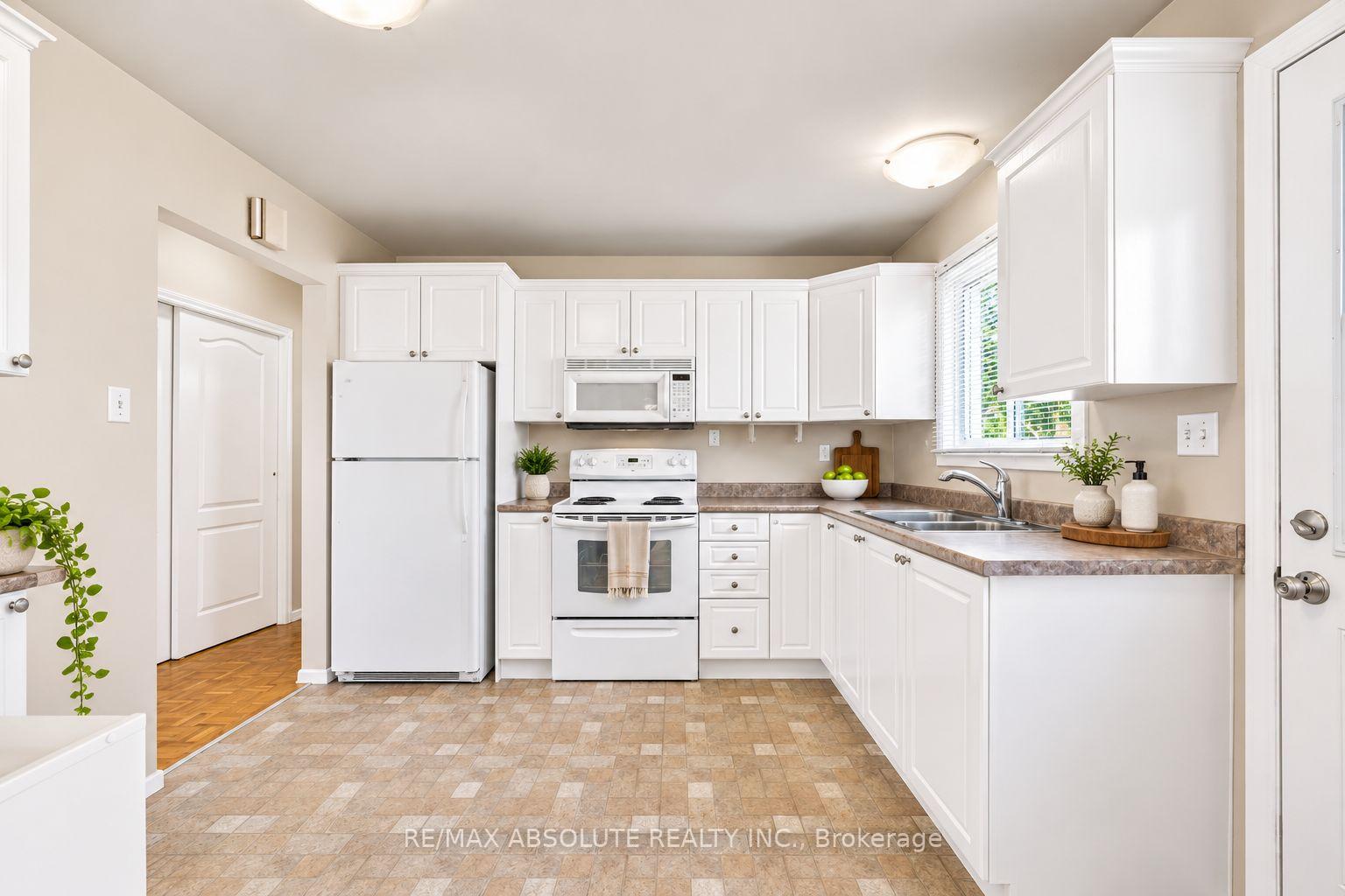 Photo 18 of 377 Leanne Street, Ottawa, Bilberry Creek/Queenswood Heights — HOMEH