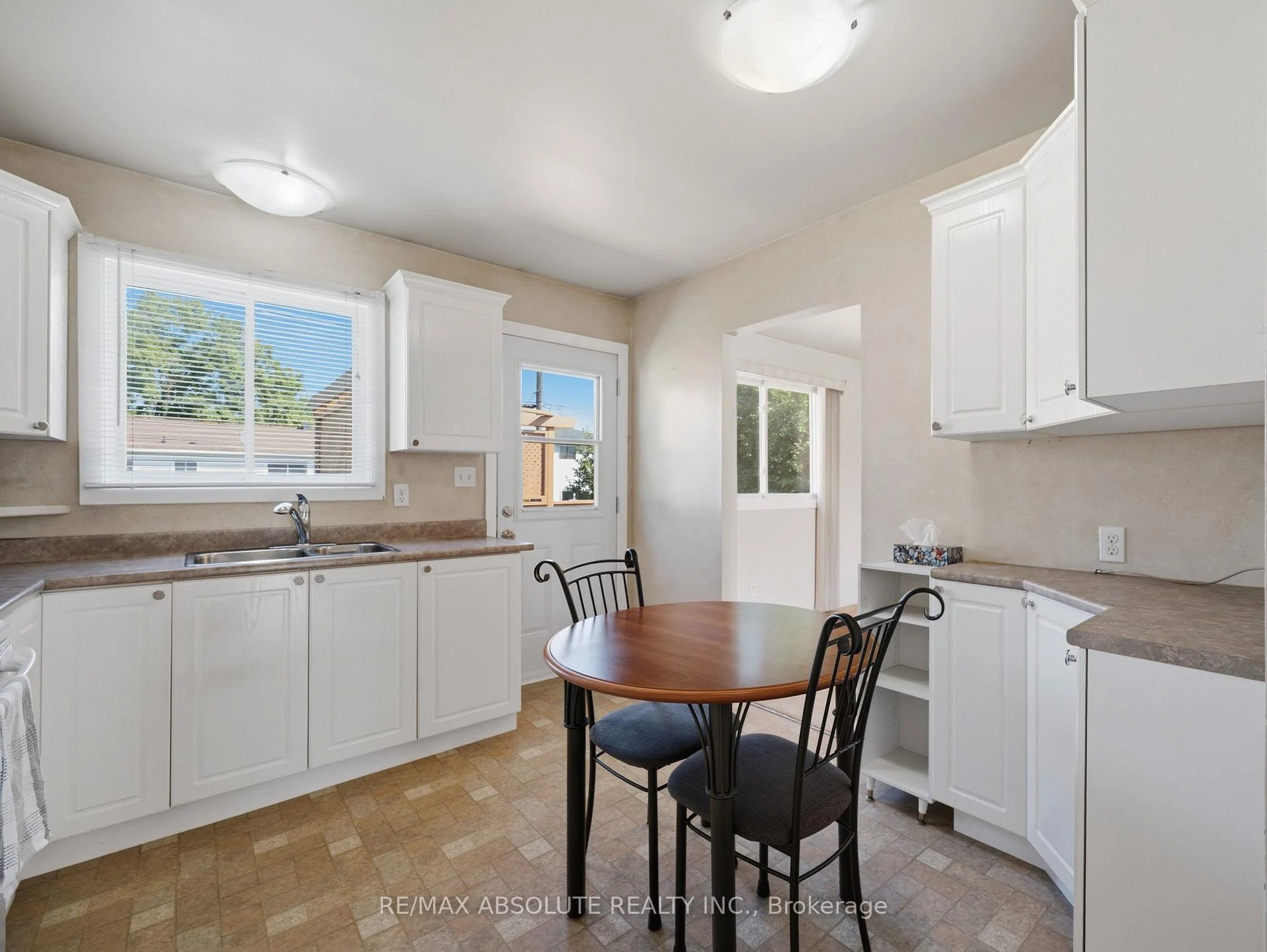 Photo 27 of 377 Leanne Street, Ottawa, Bilberry Creek/Queenswood Heights — HOMEH