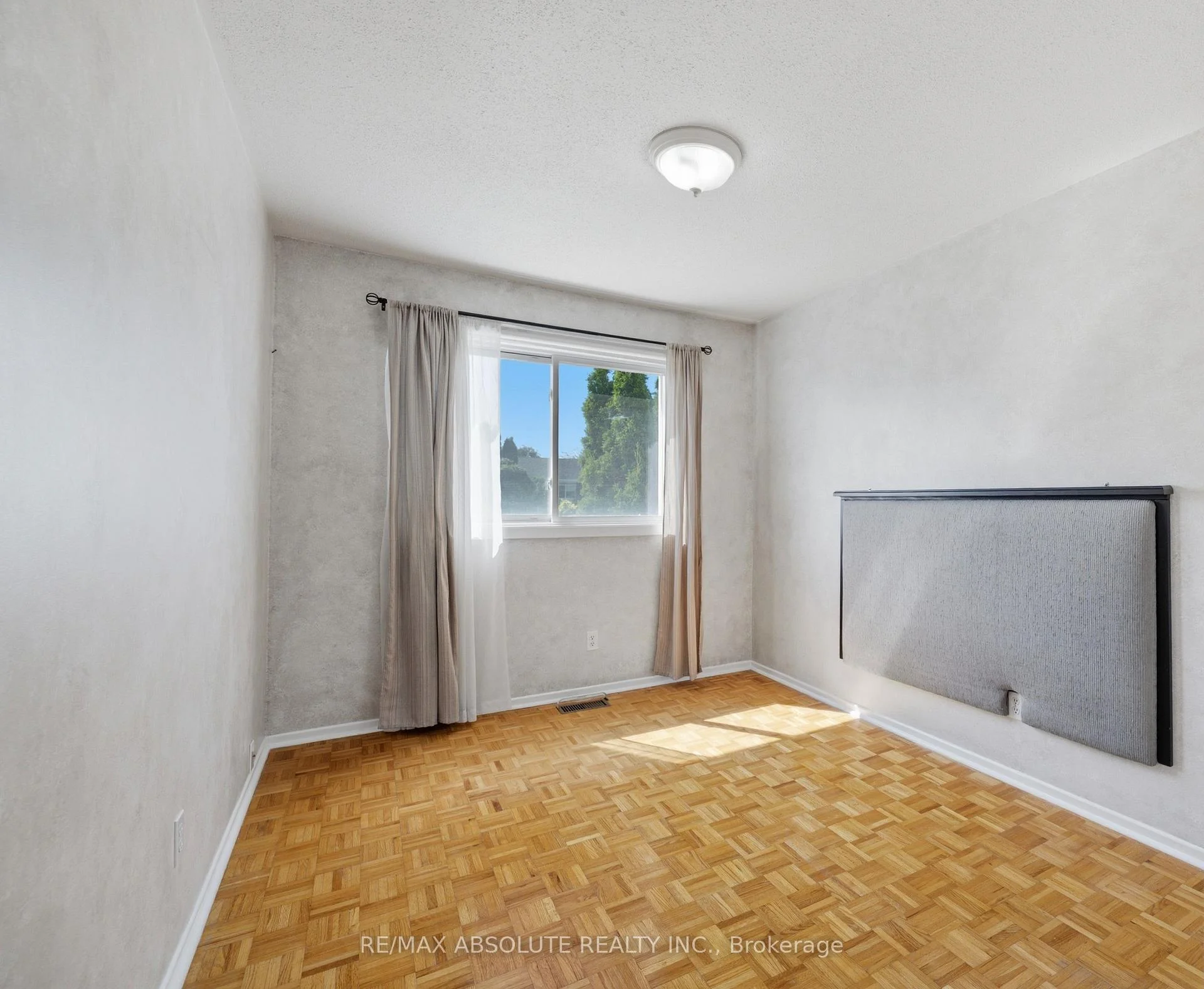 Photo 73 of 377 Leanne Street, Ottawa, Bilberry Creek/Queenswood Heights — HOMEH