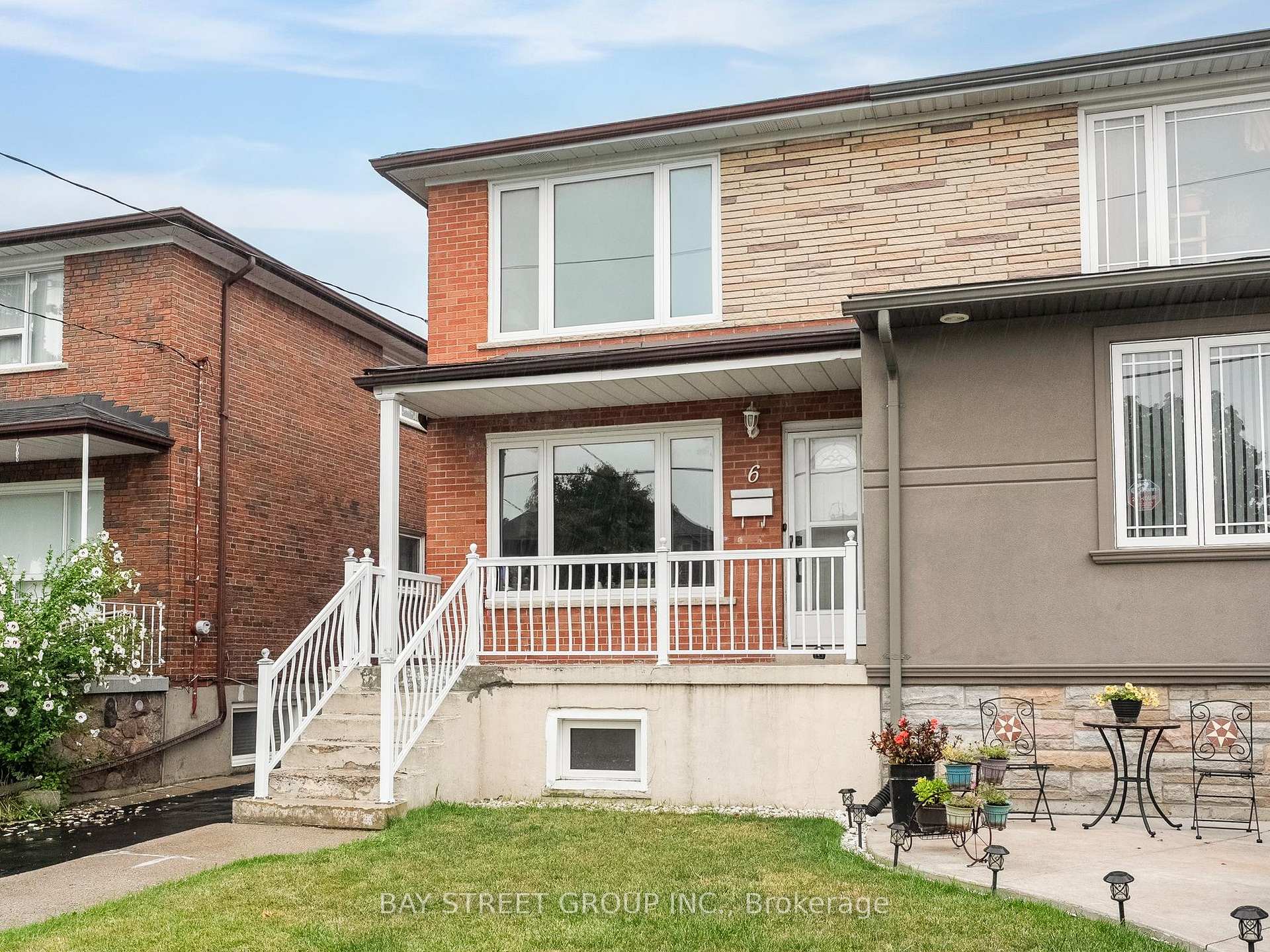 Photo 2 of 6 Moira Avenue, Scarborough, Clairlea-Birchmount — HOMEH