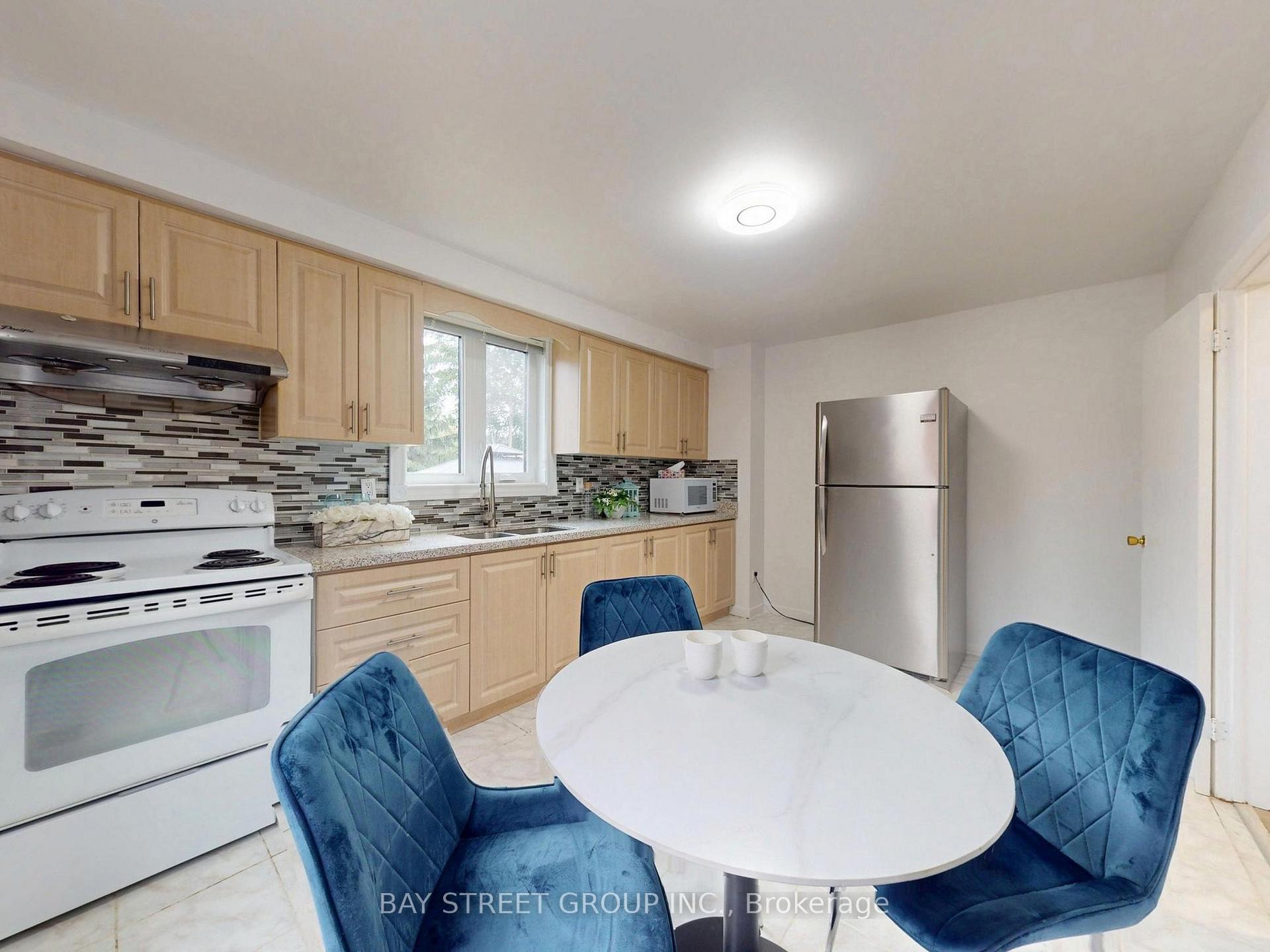 Photo 15 of 6 Moira Avenue, Scarborough, Clairlea-Birchmount — HOMEH