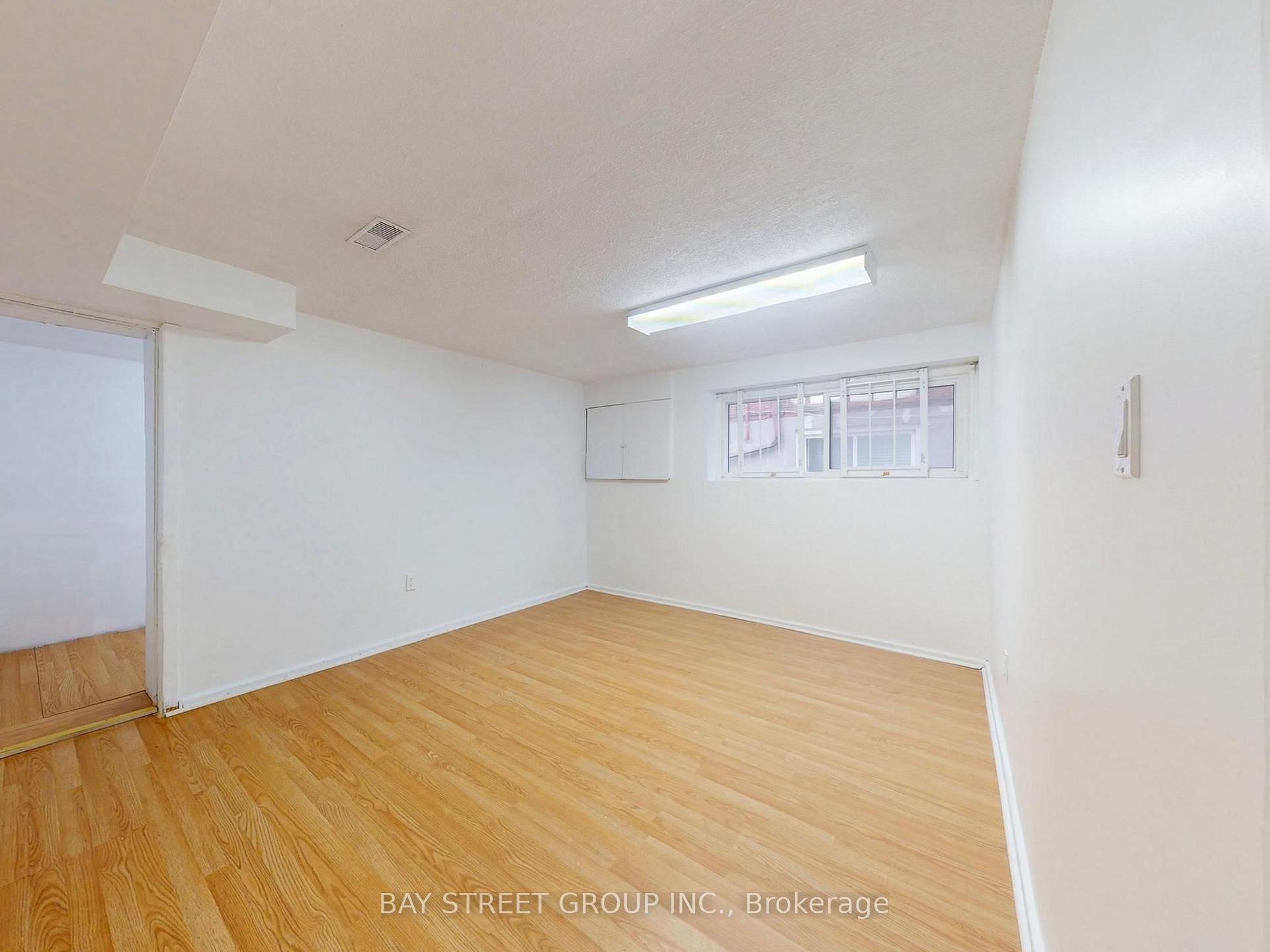 Photo 30 of 6 Moira Avenue, Scarborough, Clairlea-Birchmount — HOMEH