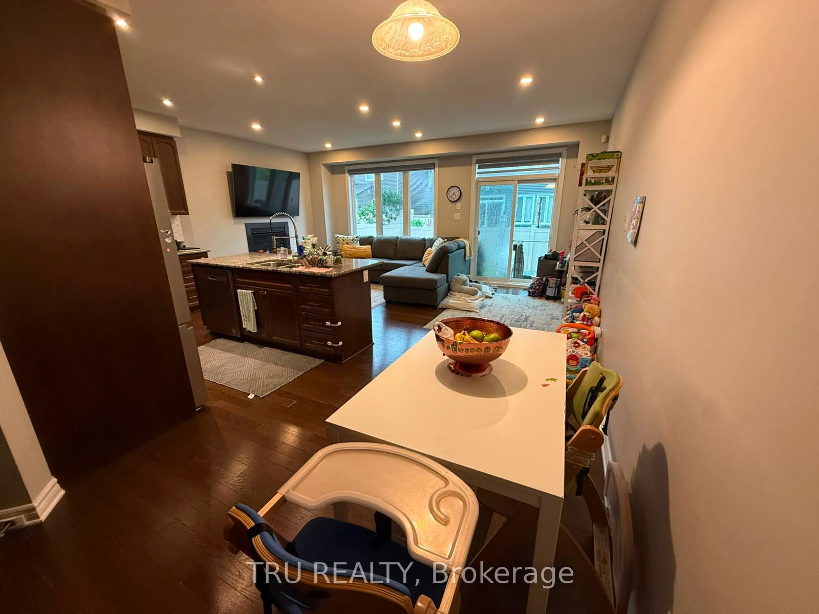 Photo 6 of 222 Fergus Crescent, Ottawa, Barrhaven - Cedargrove/Fraserdale — HOMEH