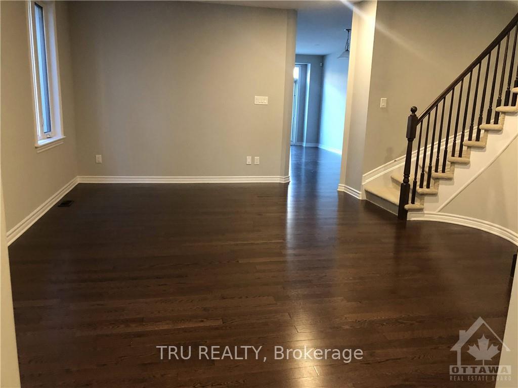 Photo 9 of 222 Fergus Crescent, Ottawa, Barrhaven - Cedargrove/Fraserdale — HOMEH