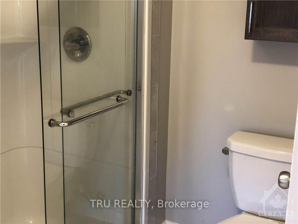 Photo 15 of 222 Fergus Crescent, Ottawa, Barrhaven - Cedargrove/Fraserdale — HOMEH