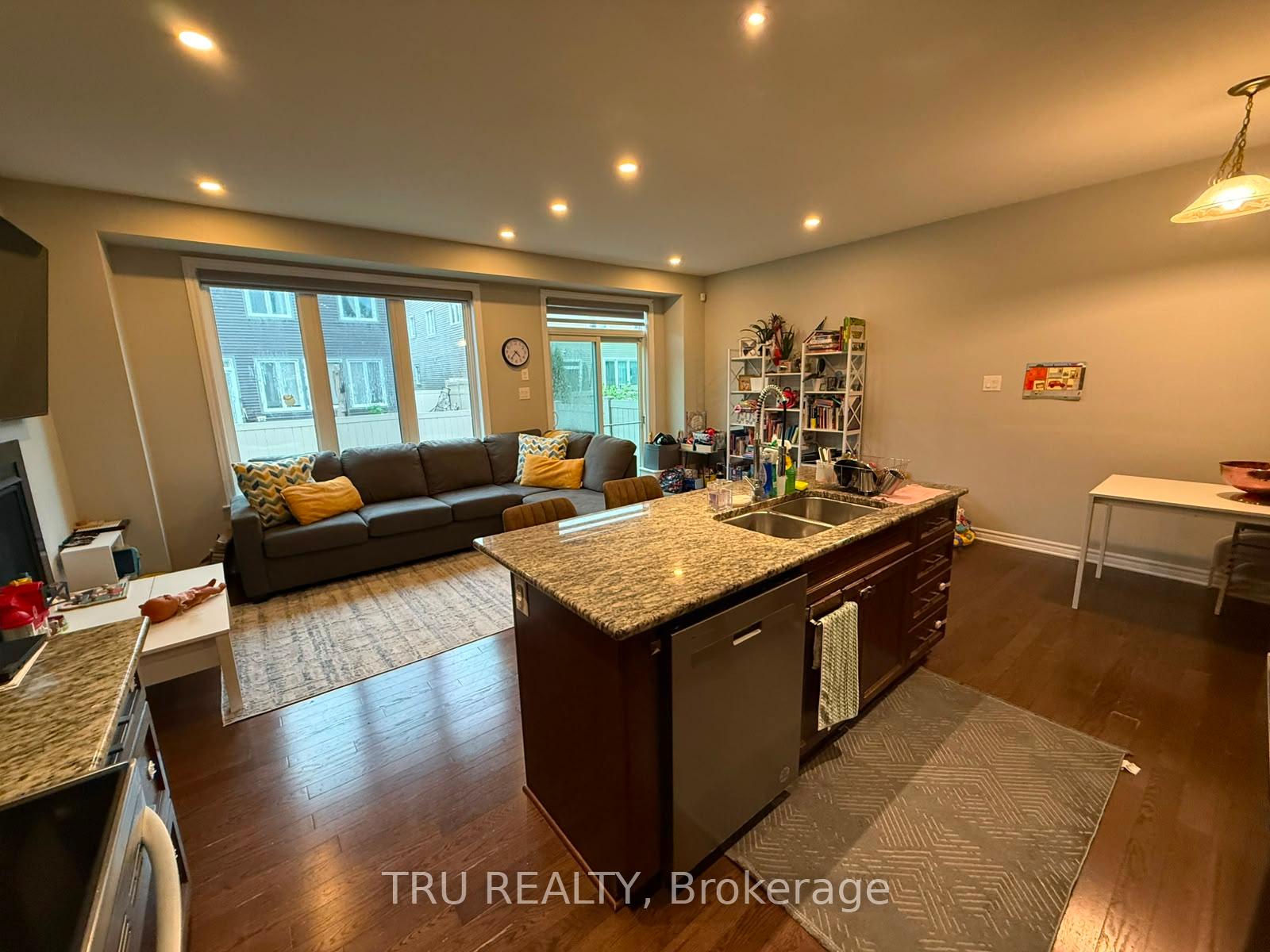 Photo 17 of 222 Fergus Crescent, Ottawa, Barrhaven - Cedargrove/Fraserdale — HOMEH