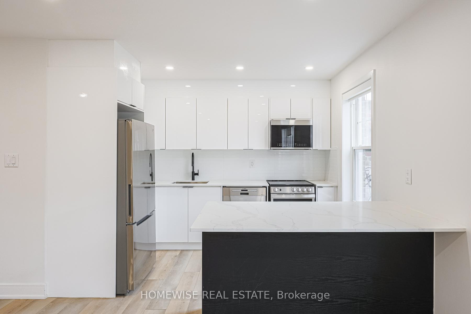Photo 2 of Unit 2, 383 Spadina Road, Toronto, Casa Loma — HOMEH