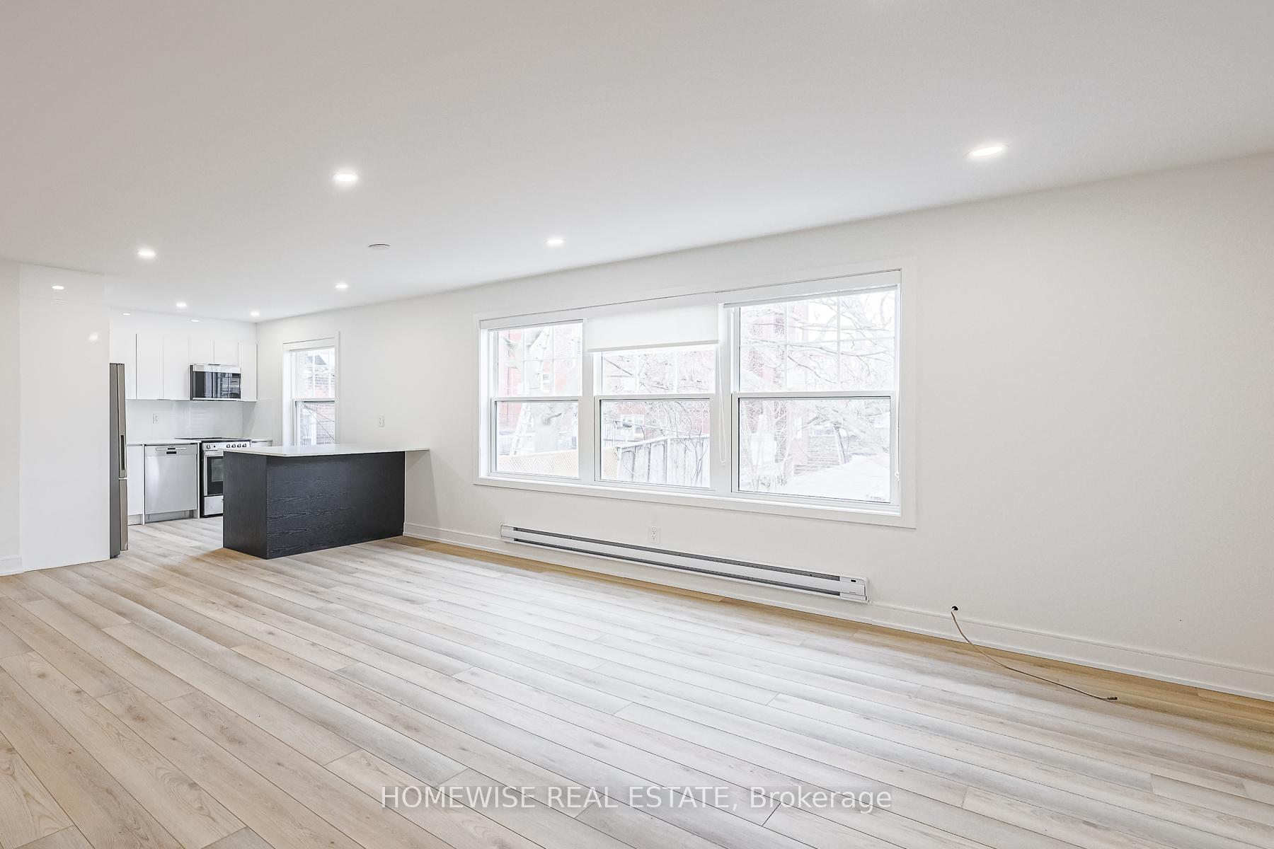 Photo 5 of Unit 2, 383 Spadina Road, Toronto, Casa Loma — HOMEH