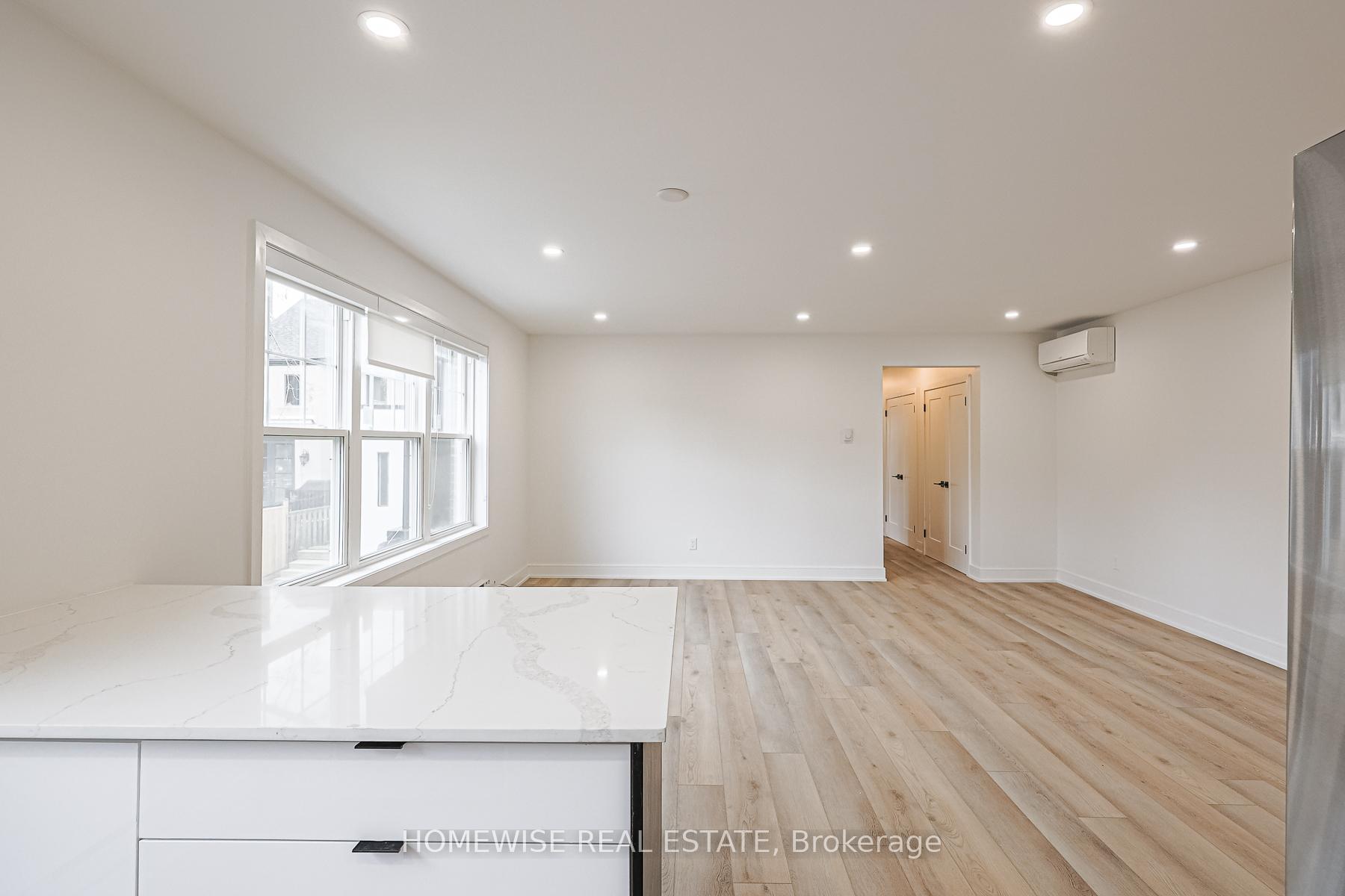 Photo 6 of Unit 2, 383 Spadina Road, Toronto, Casa Loma — HOMEH