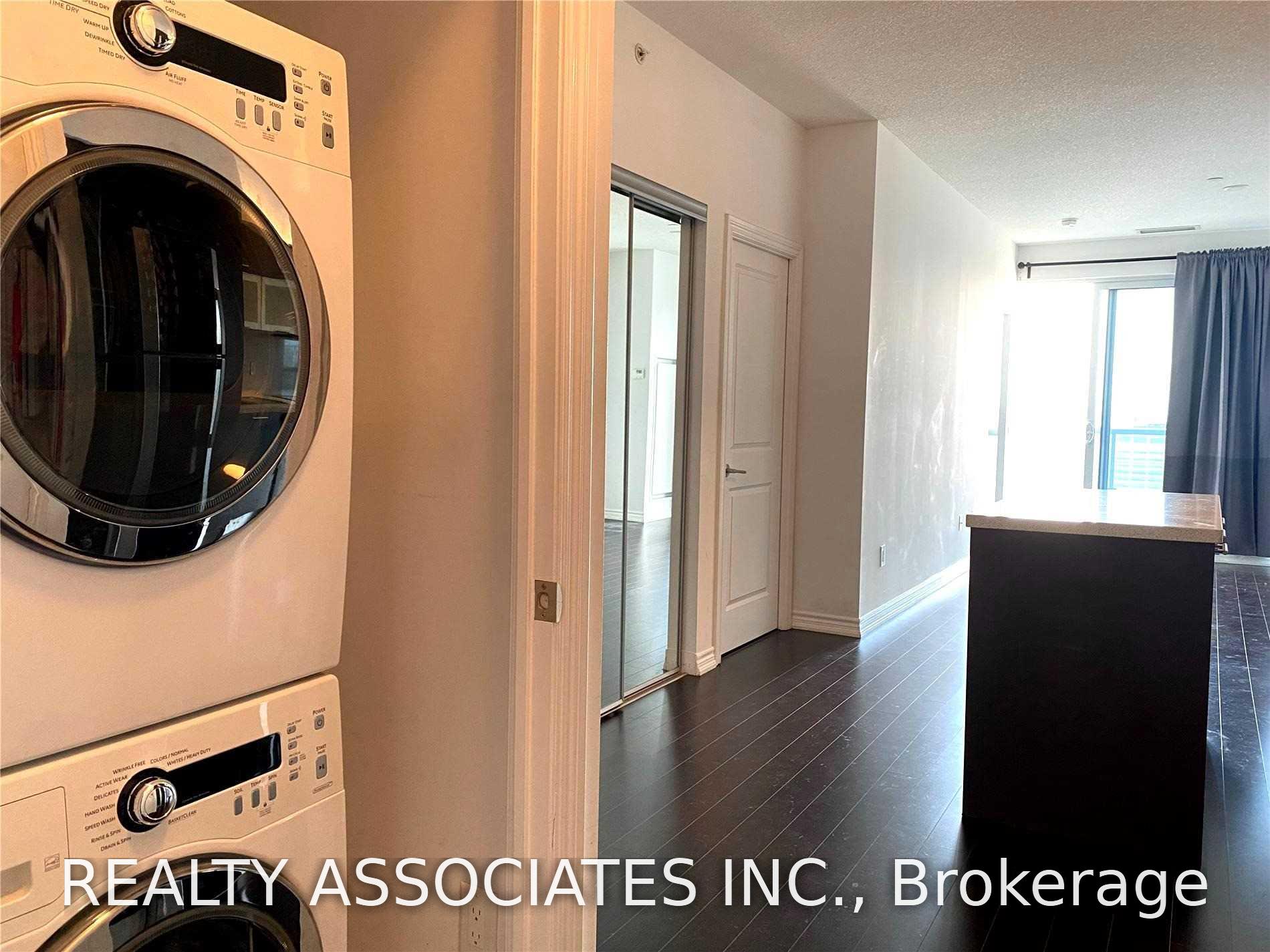 Photo 8 of Unit 2813, 386 Yonge Street, Toronto, Bay Street Corridor — HOMEH