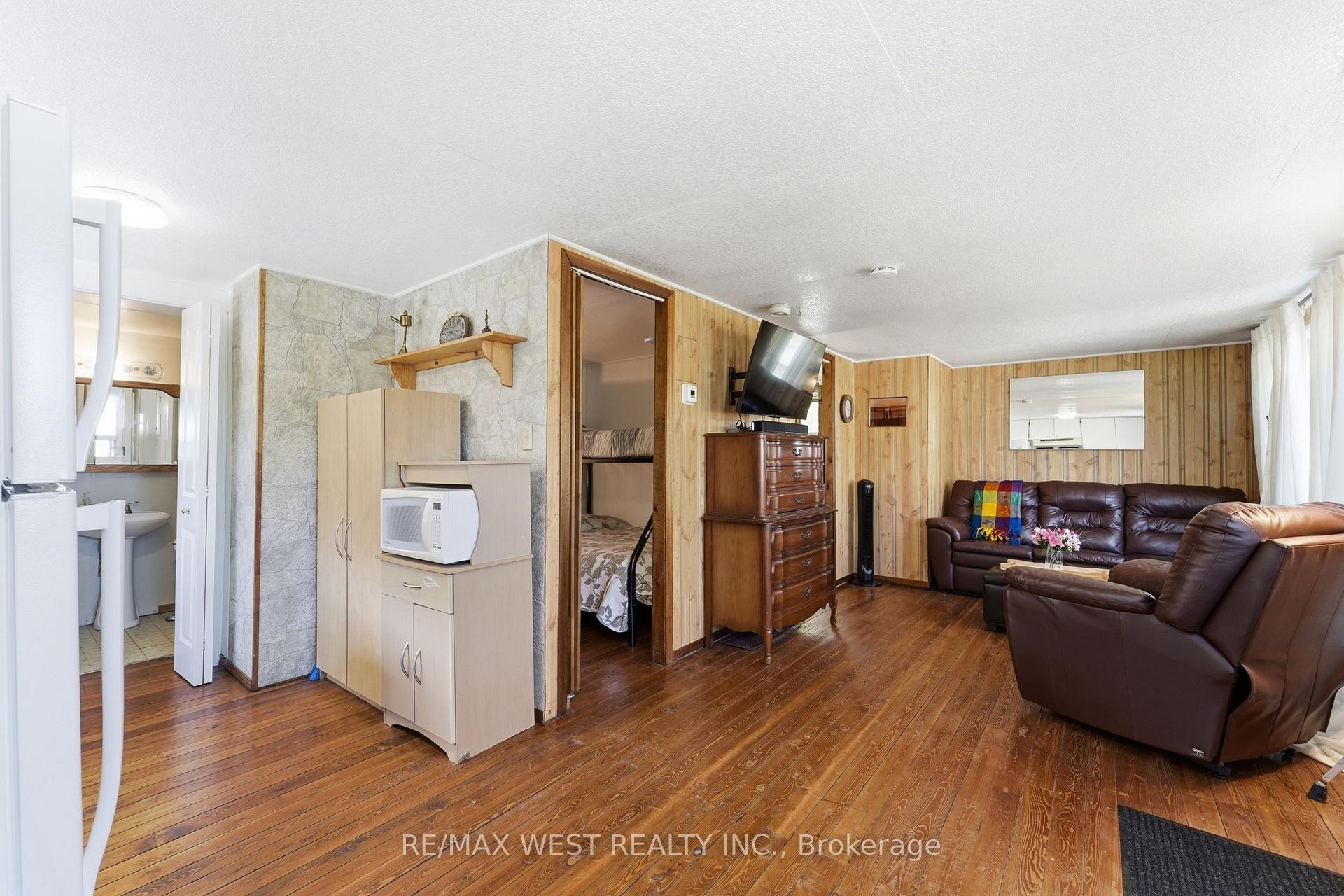 Photo 6 of 2234 Crystal Beach Road, Innisfil, Alcona — HOMEH