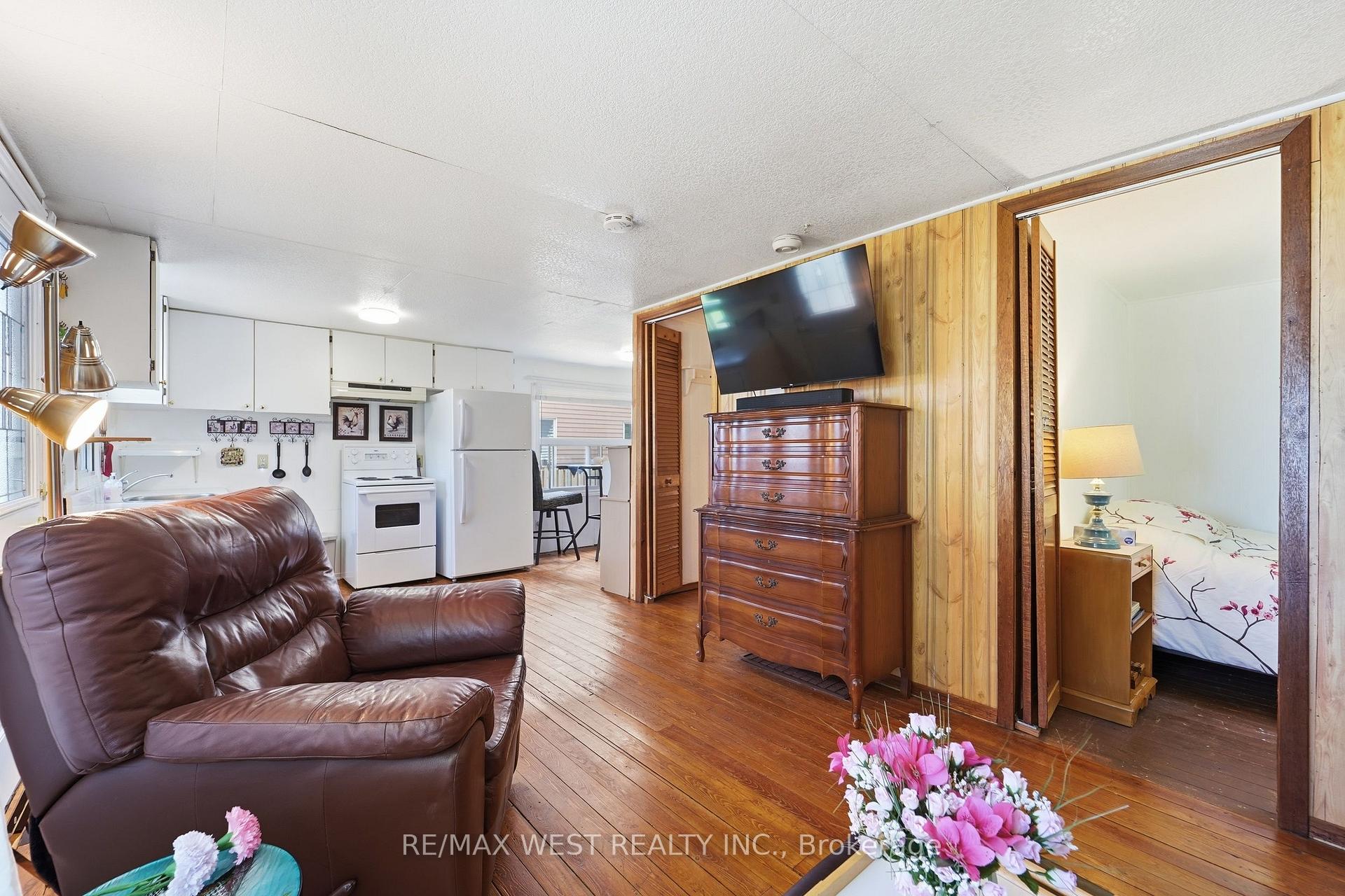 Photo 10 of 2234 Crystal Beach Road, Innisfil, Alcona — HOMEH